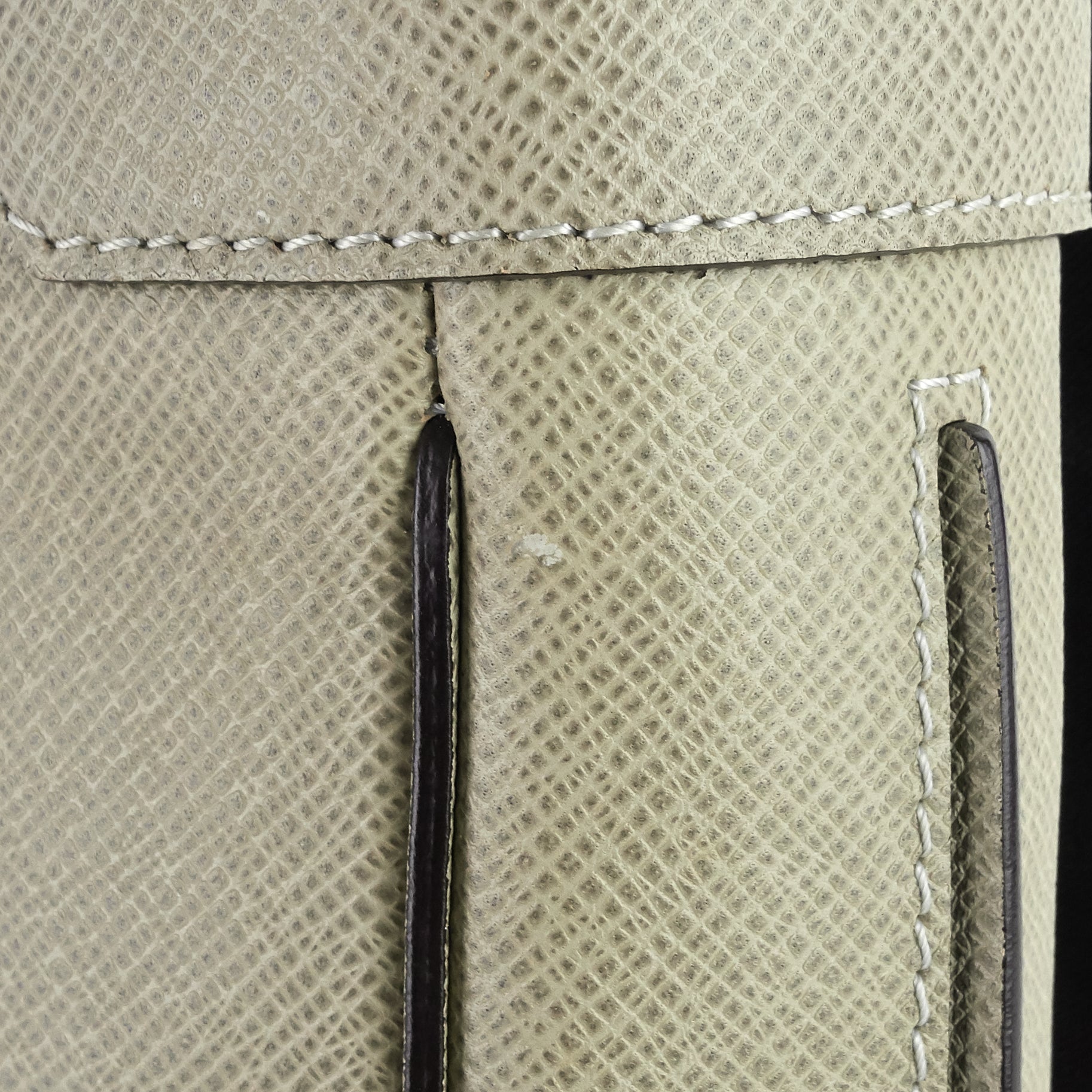 Louis Vuitto Milo Taiga Leather Messenger Bag