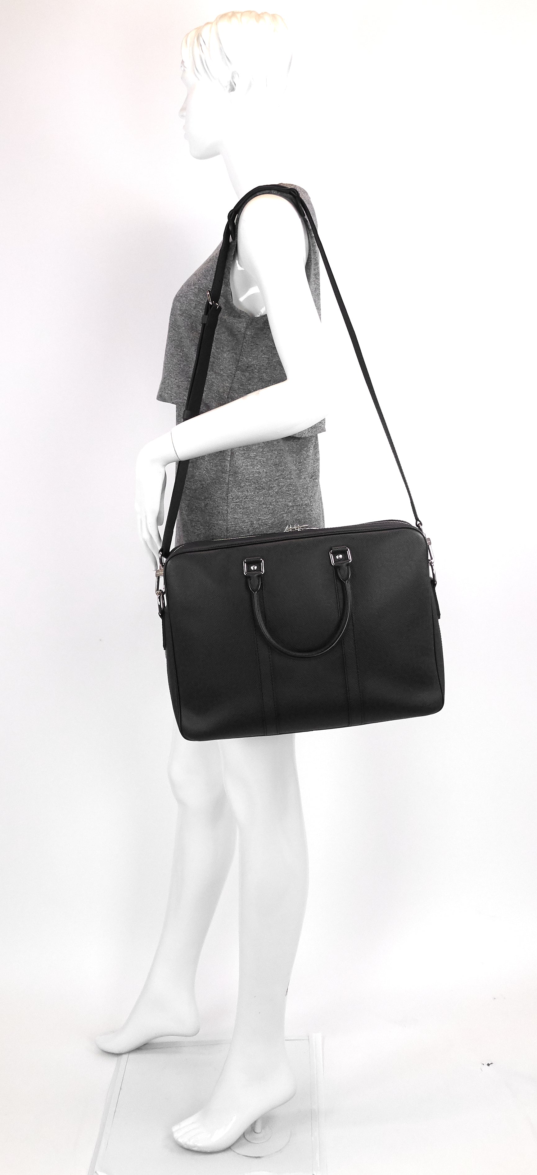 Louis Vuitto Porte-Documents Voyage PM Taiga Leather Briefcase Bag