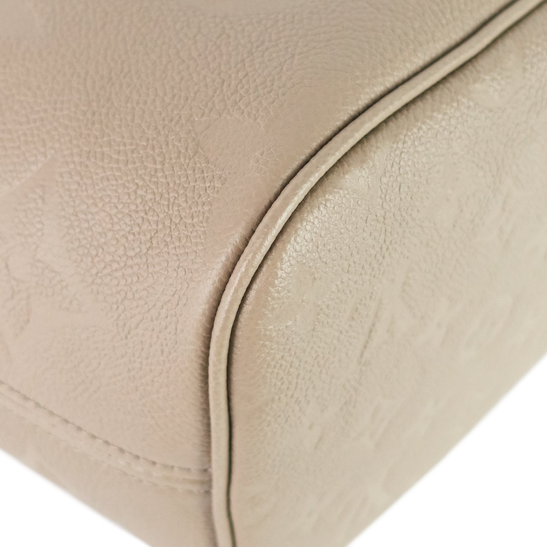 Louis Vuitto Neverfull MM Giant Monogram Empreinte Leather Tote Bag