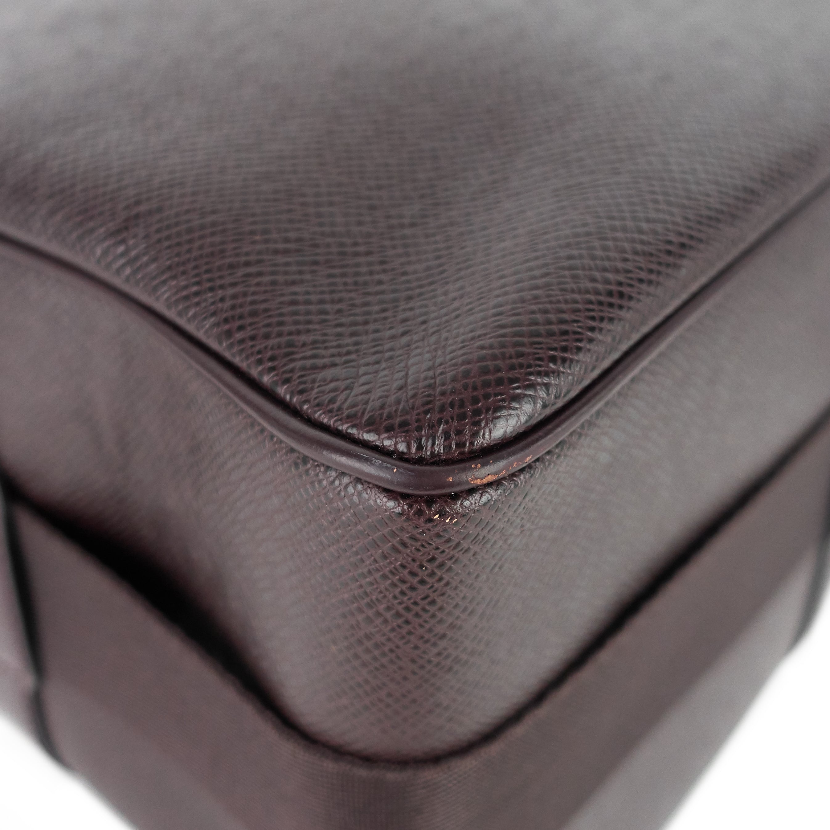 Louis Vuitto Reporter PM Taiga Leather Messenger Bag