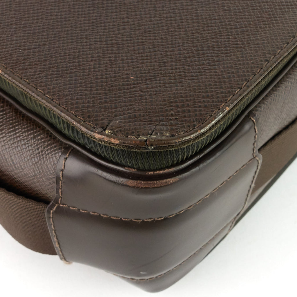Louis Vuitto Viktor Taiga Leather Messenger Bag