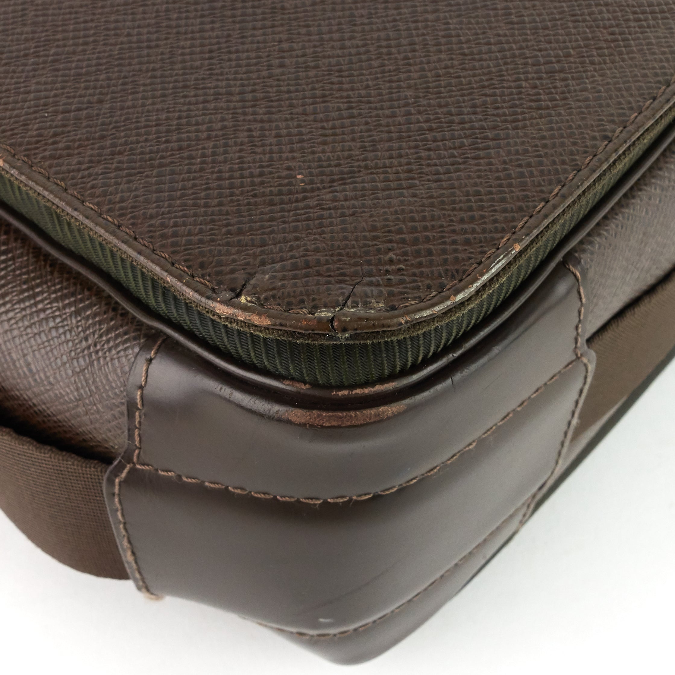 Louis Vuitto Viktor Taiga Leather Messenger Bag