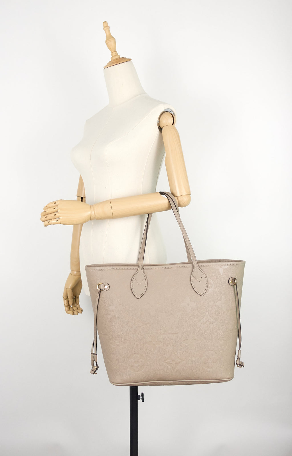 Louis Vuitto Neverfull MM Giant Monogram Empreinte Leather Tote Bag