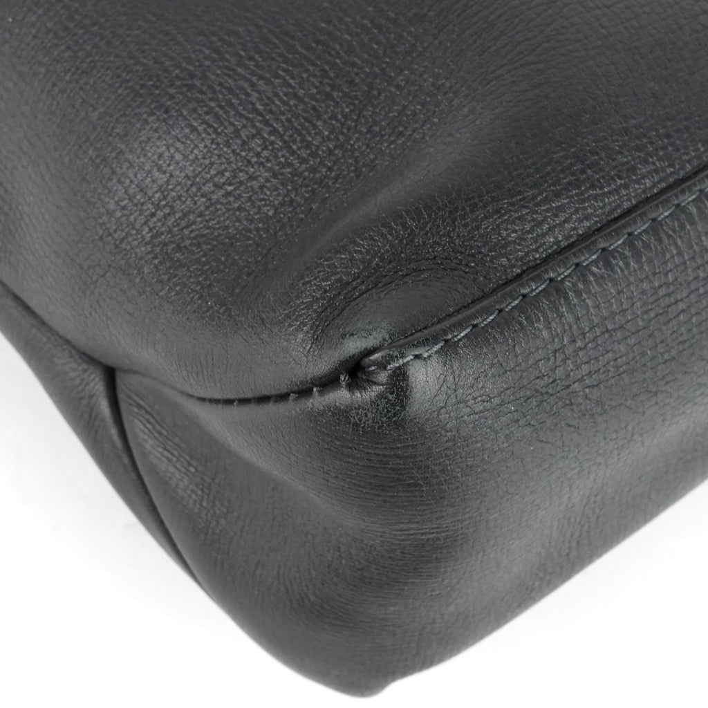 Louis Vuitto Omaha Utah Leather Messenger Bag