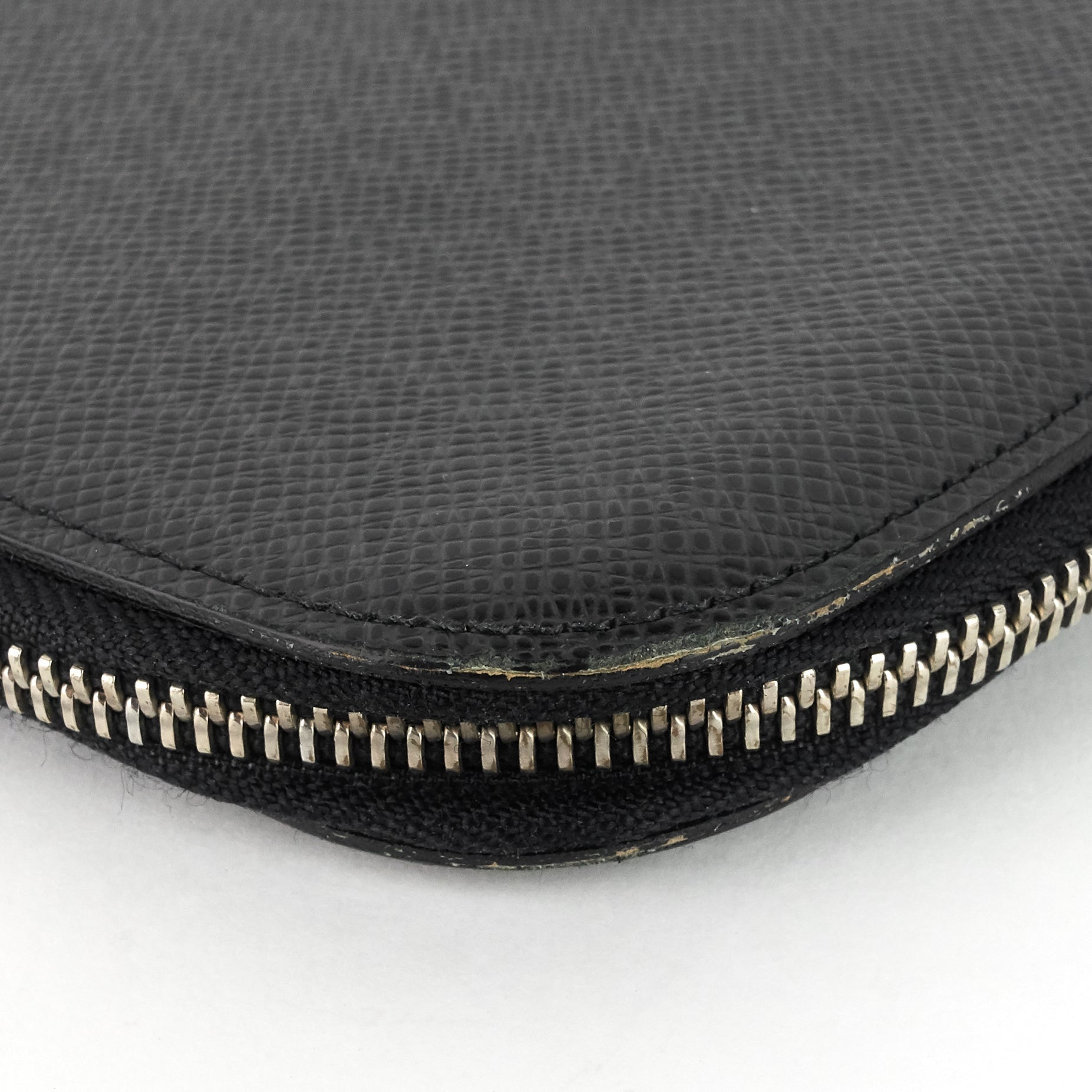 Louis Vuitto Atoll Taiga Leather Travel Organizer Bag