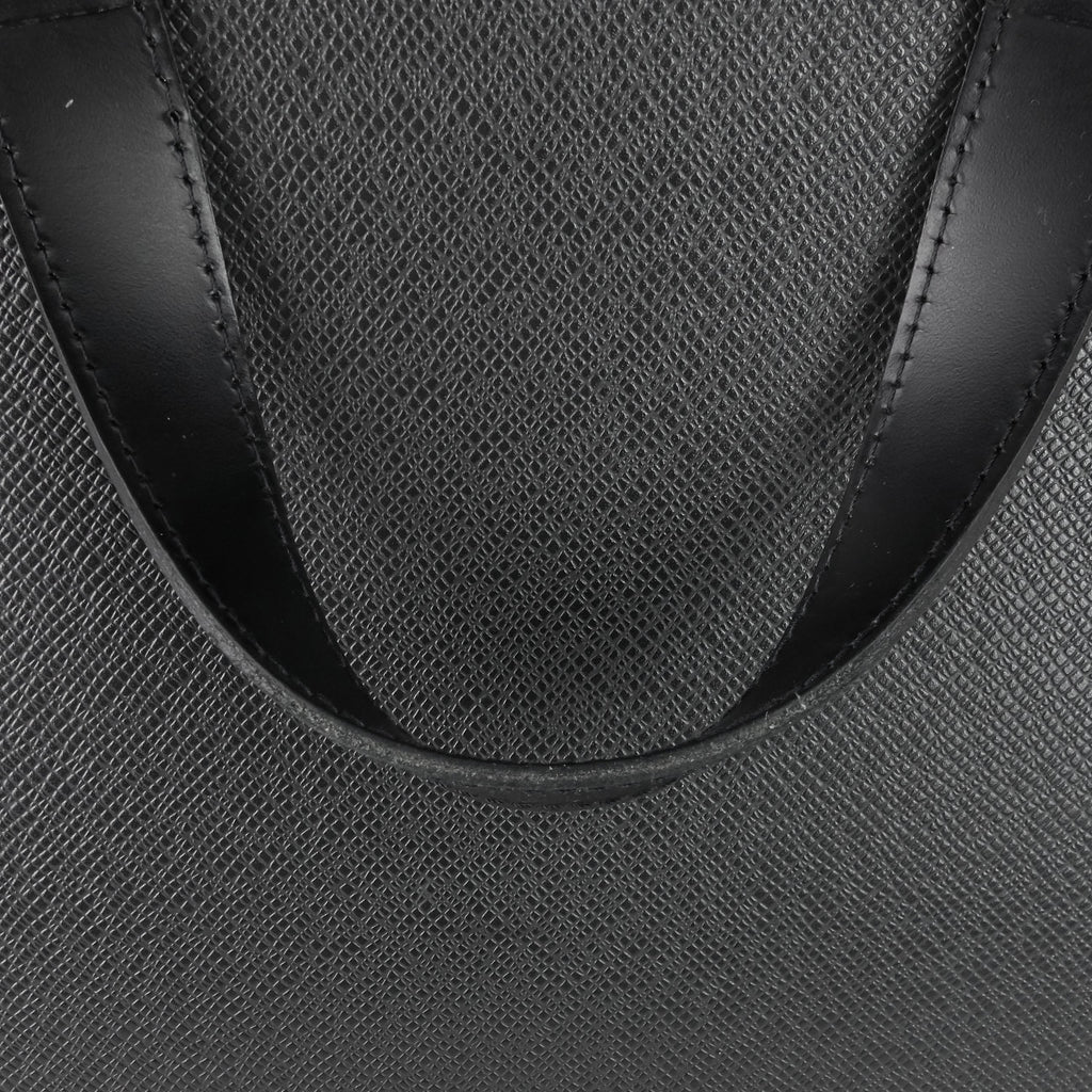 Louis Vuitto Kasbek GM Taiga Leather Bag