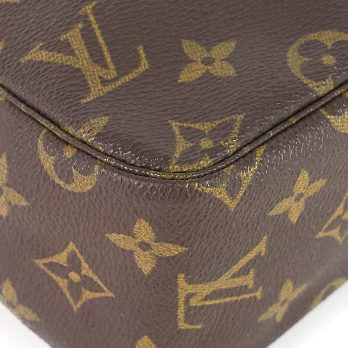 Louis Vuitto Trousse Toilette 28 Monogram Canvas Bag