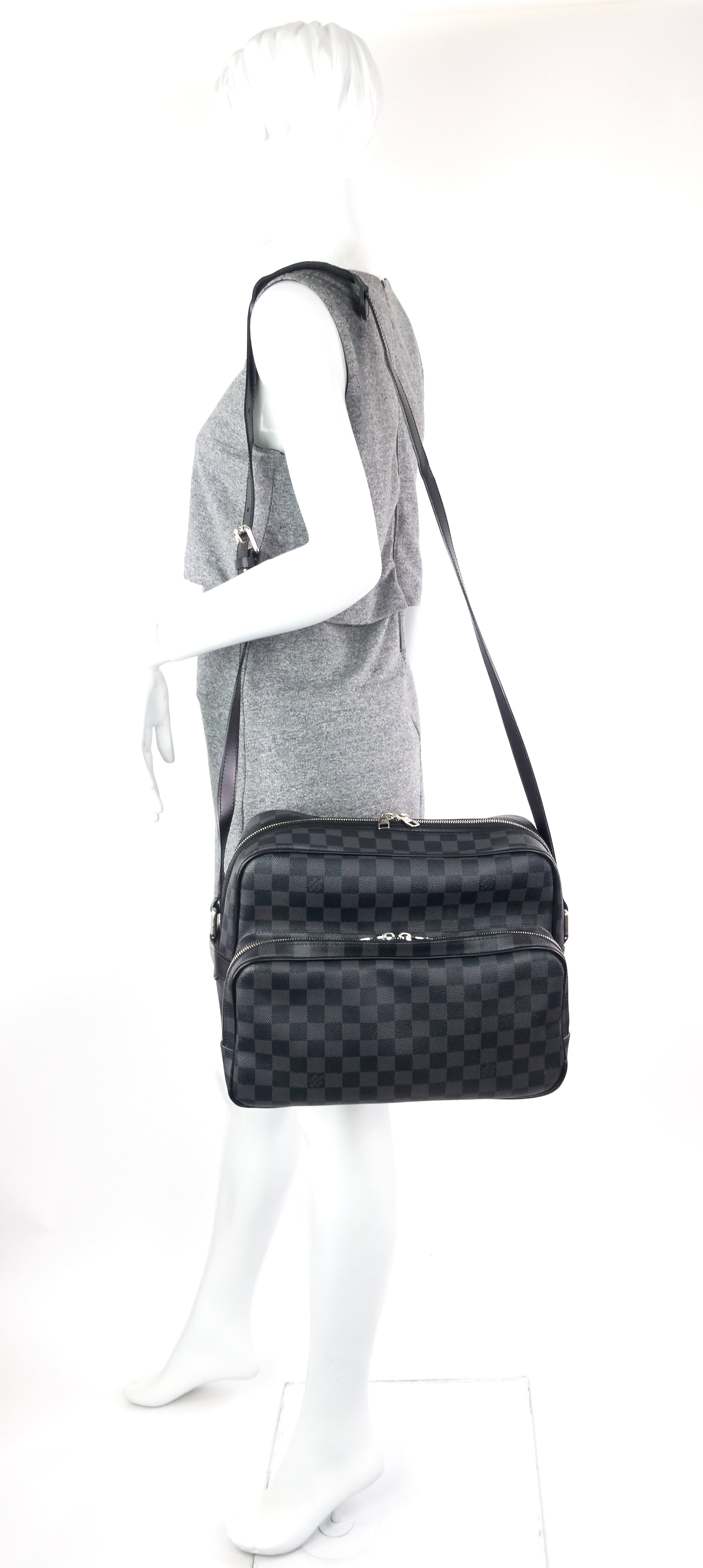 Louis Vuitto Leoh Damier Graphite Canvas Messenger Bag