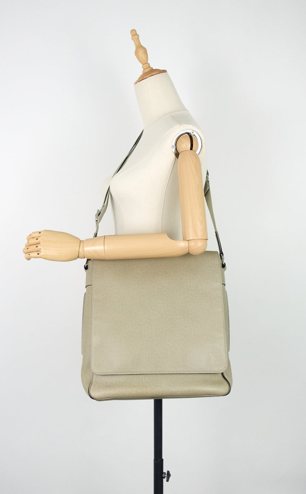 Louis Vuitto Milo Taiga Leather Messenger Bag
