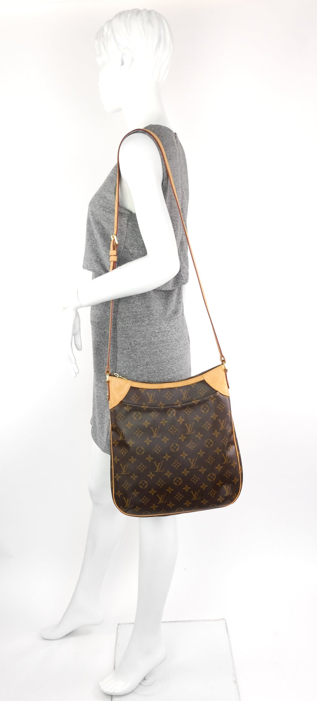 Louis Vuitto Odeon MM Monogram Canvas Bag