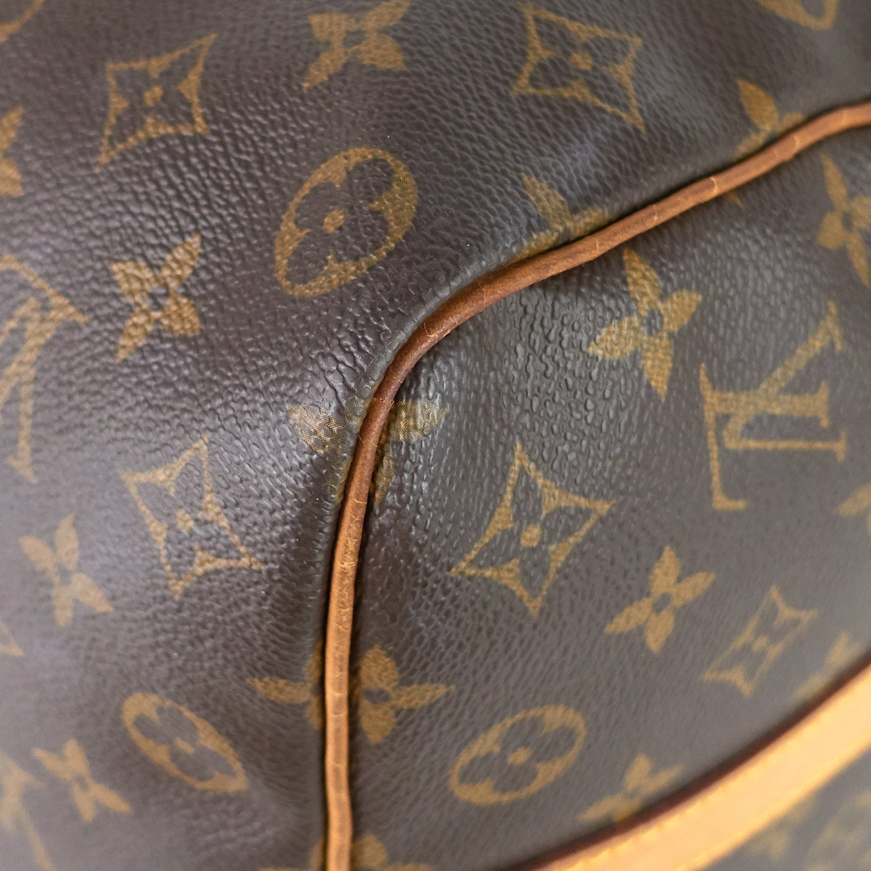 Louis Vuitto Keepall 50 BandouliÃ¨re Monogram Canvas Bag