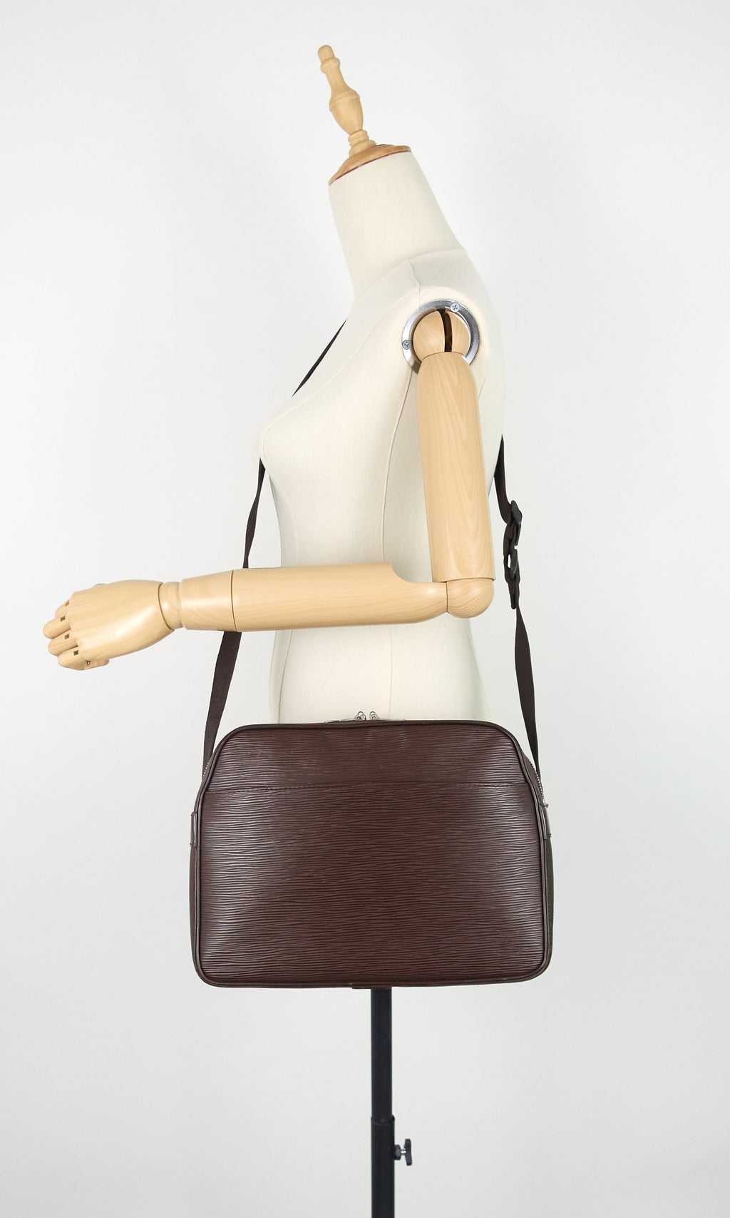 Louis Vuitto Reporter PM Epi Leather Bag
