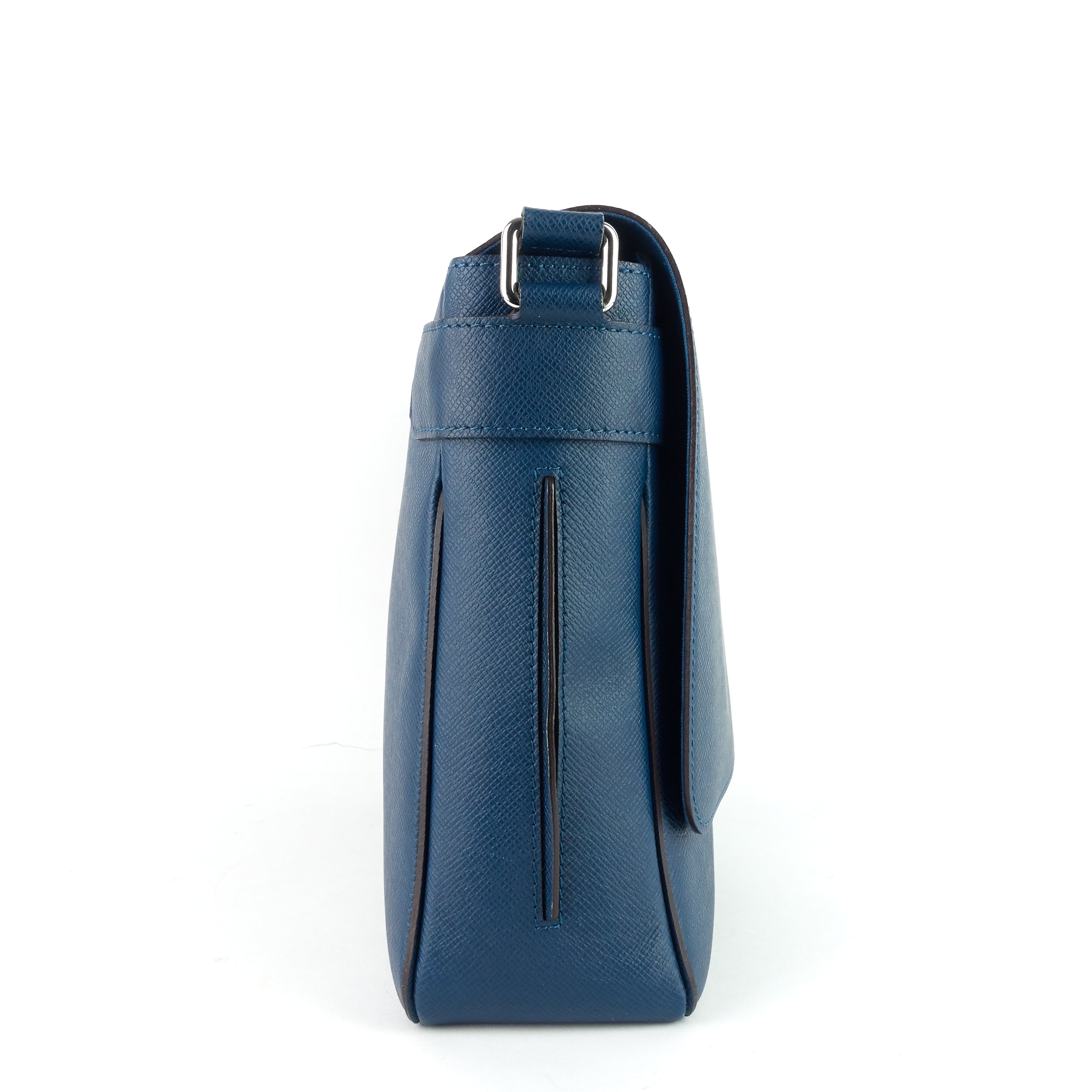 Louis Vuitto Roman MM Taiga Leather Messenger Bag