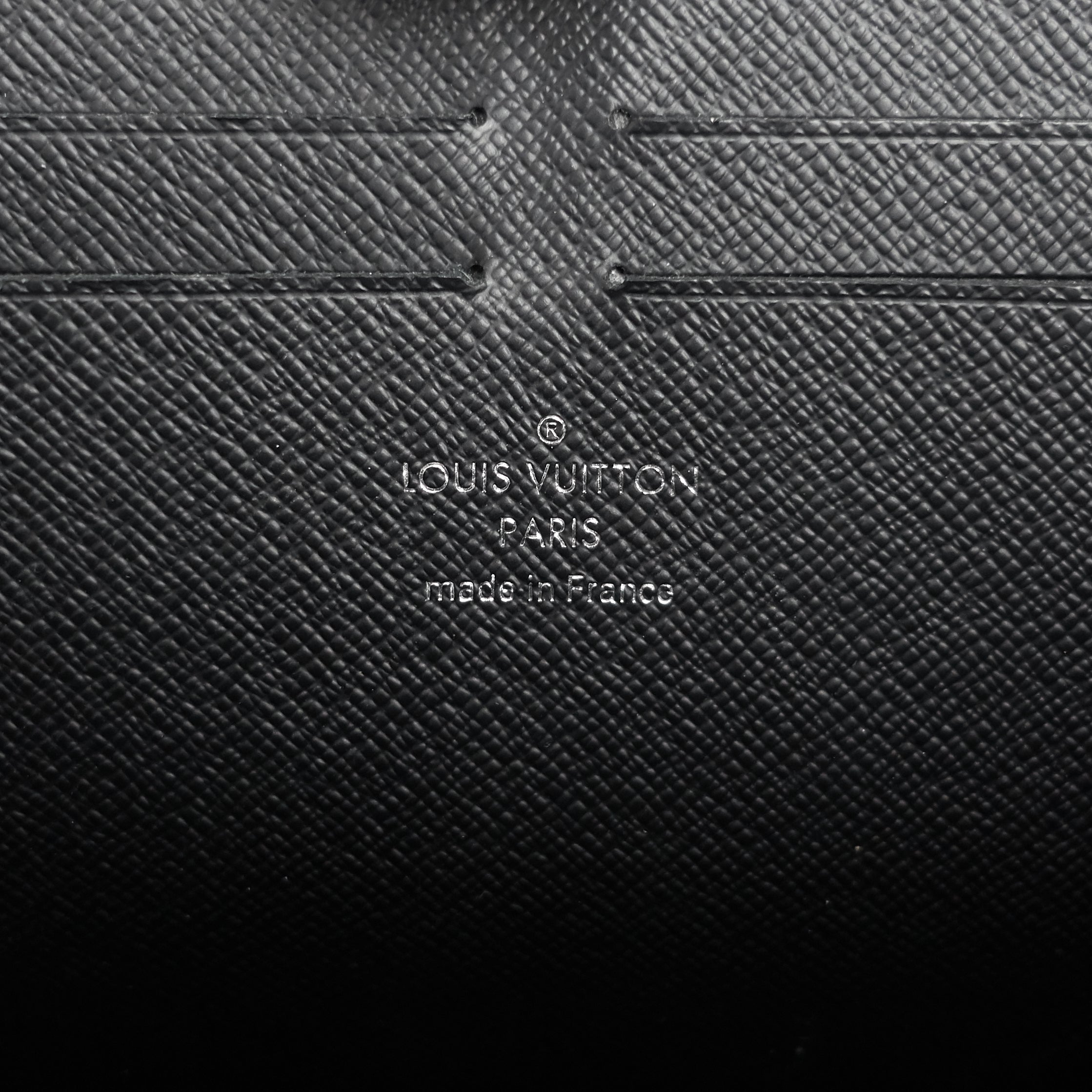 Louis Vuitto Voyage MM Taiga Leather Pochette Bag