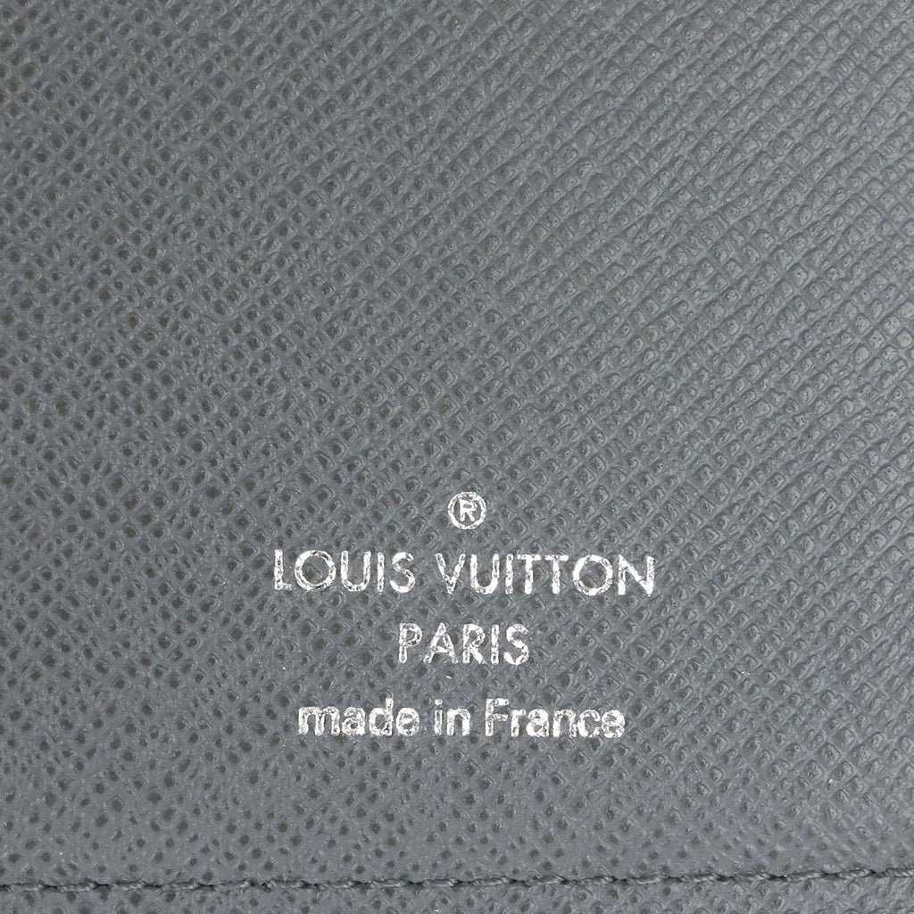 Louis Vuitto Brazza Taiga Leather Wallet