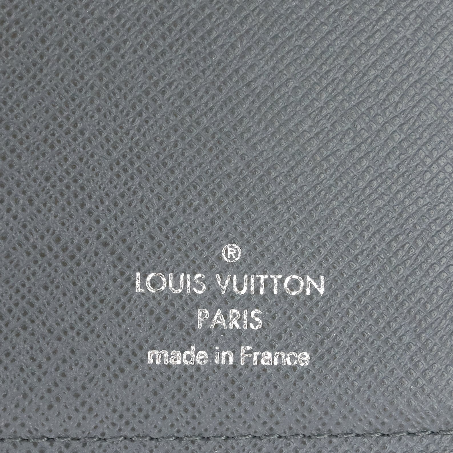 Louis Vuitto Brazza Taiga Leather Wallet