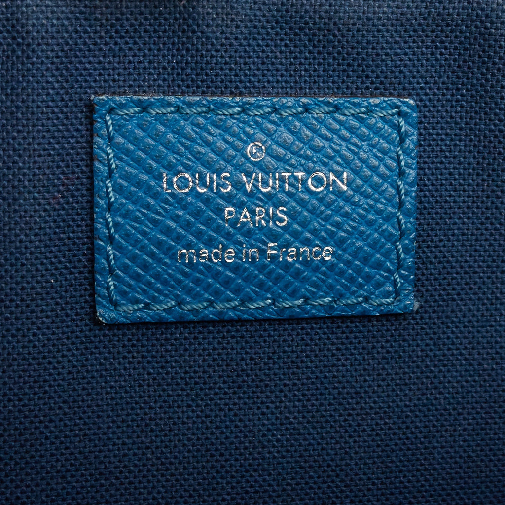 Louis Vuitto Roman PM Taiga Leather Messenger Bag