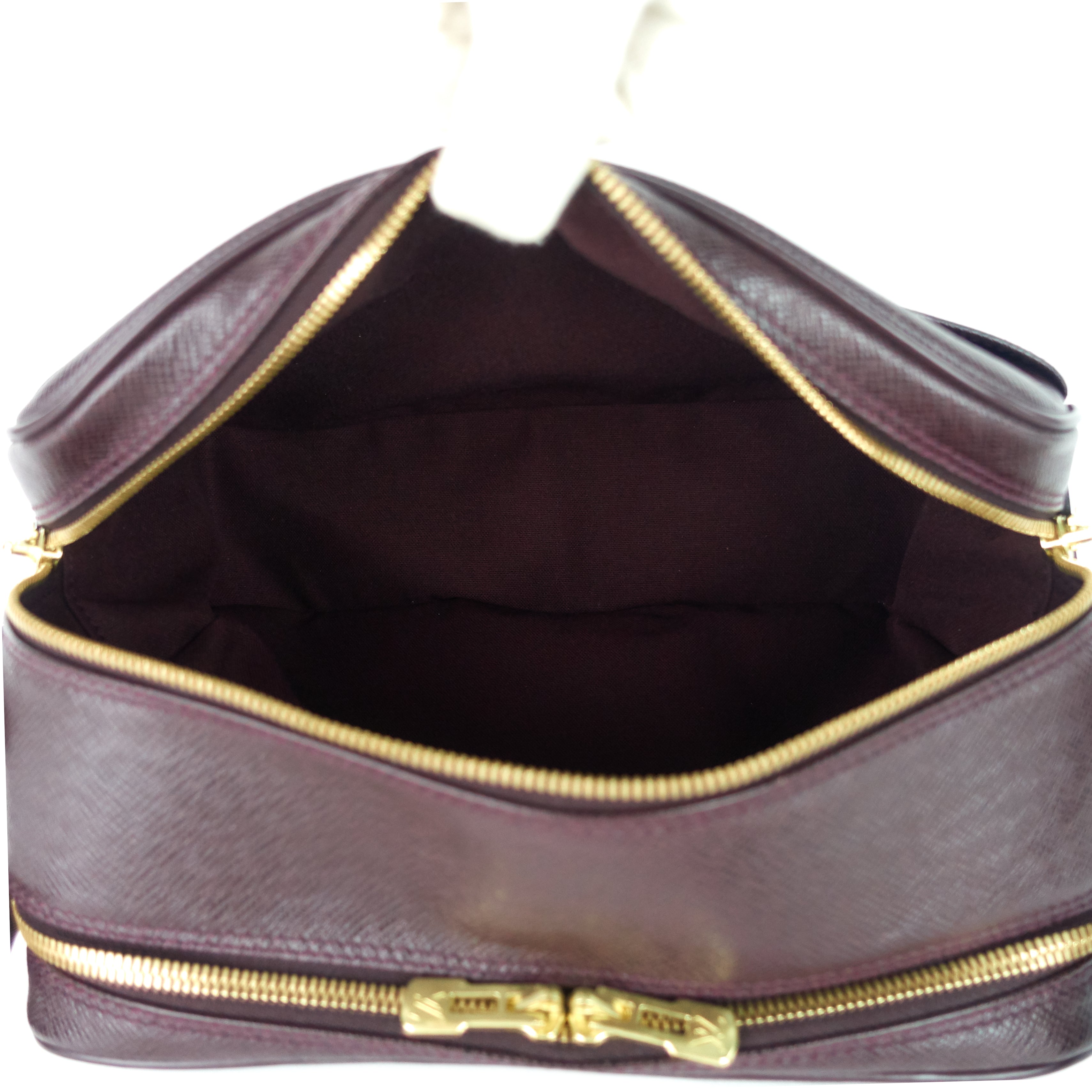 Louis Vuitto Reporter PM Taiga Leather Messenger Bag