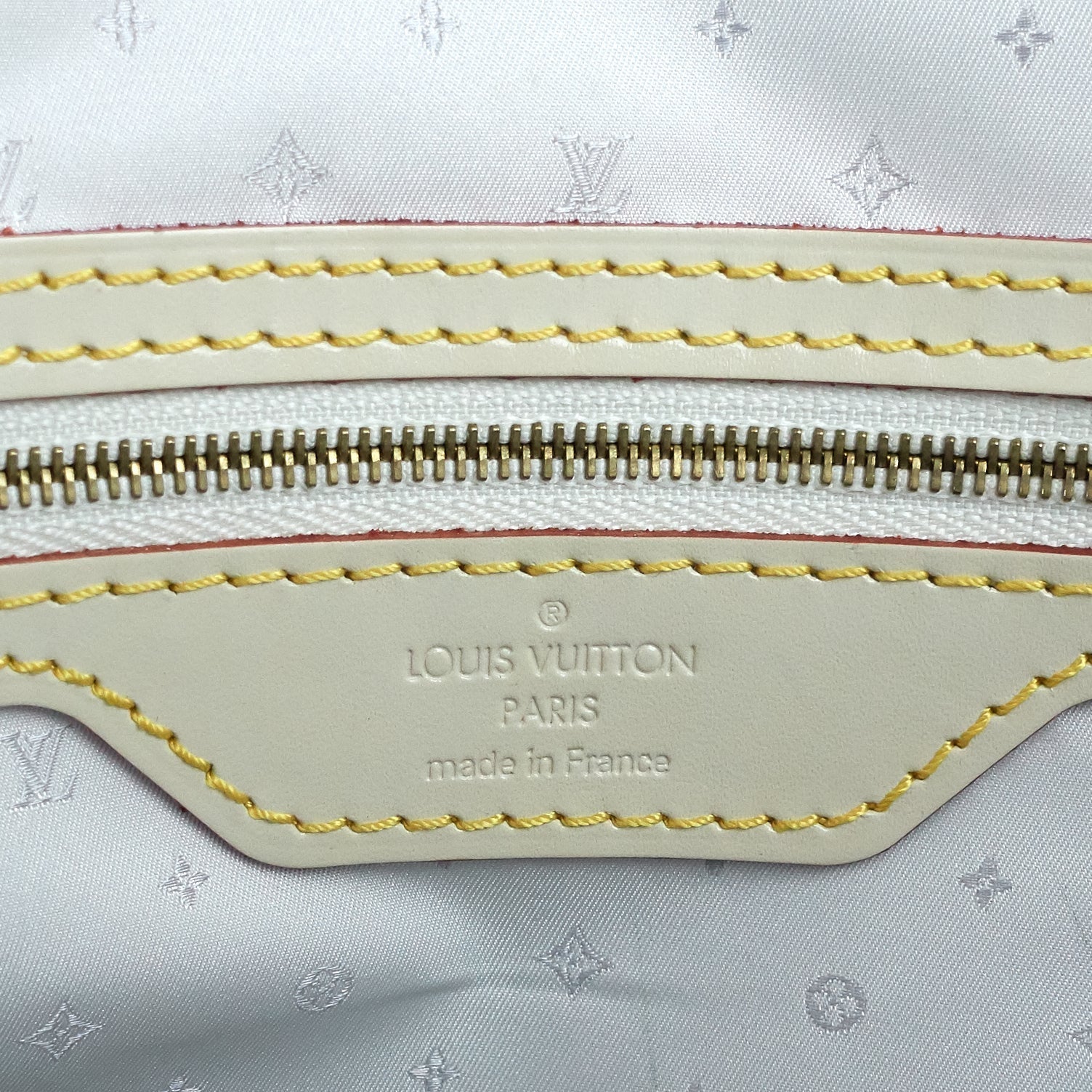 Louis Vuitto Suhali Lockit MM Goatskin Leather Handbag