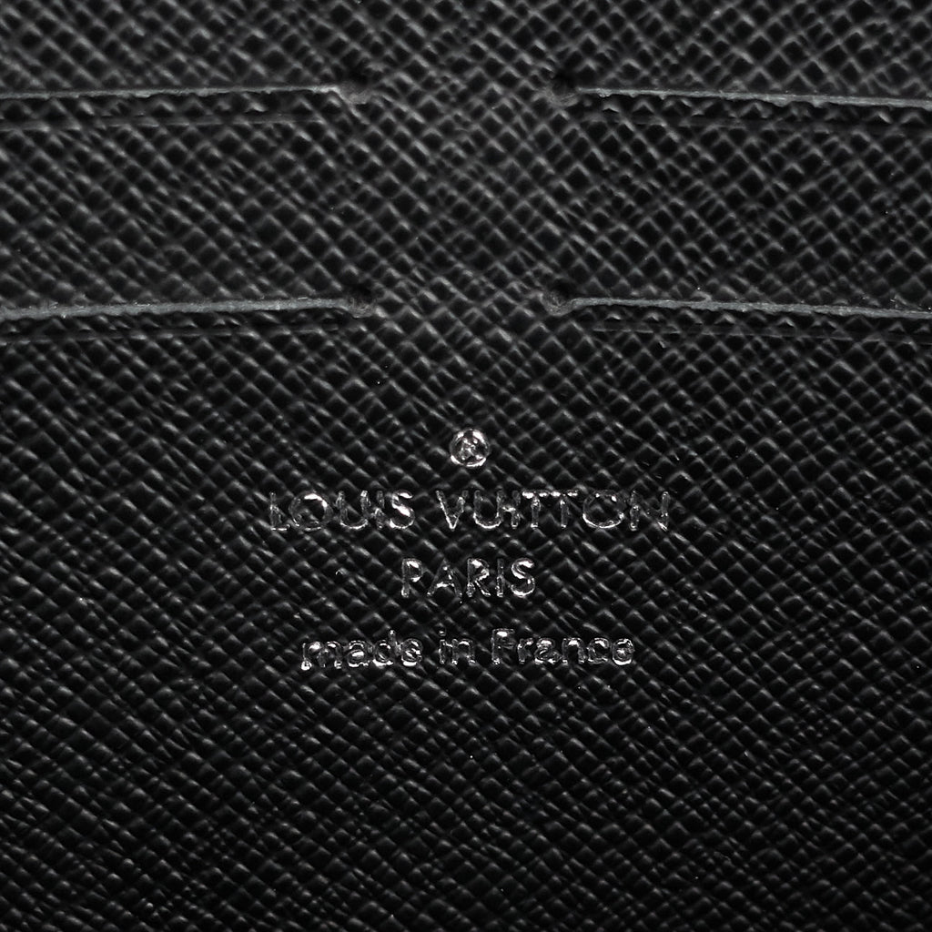 Louis Vuitto Voyage MM Monogram Eclipse Split Pochette