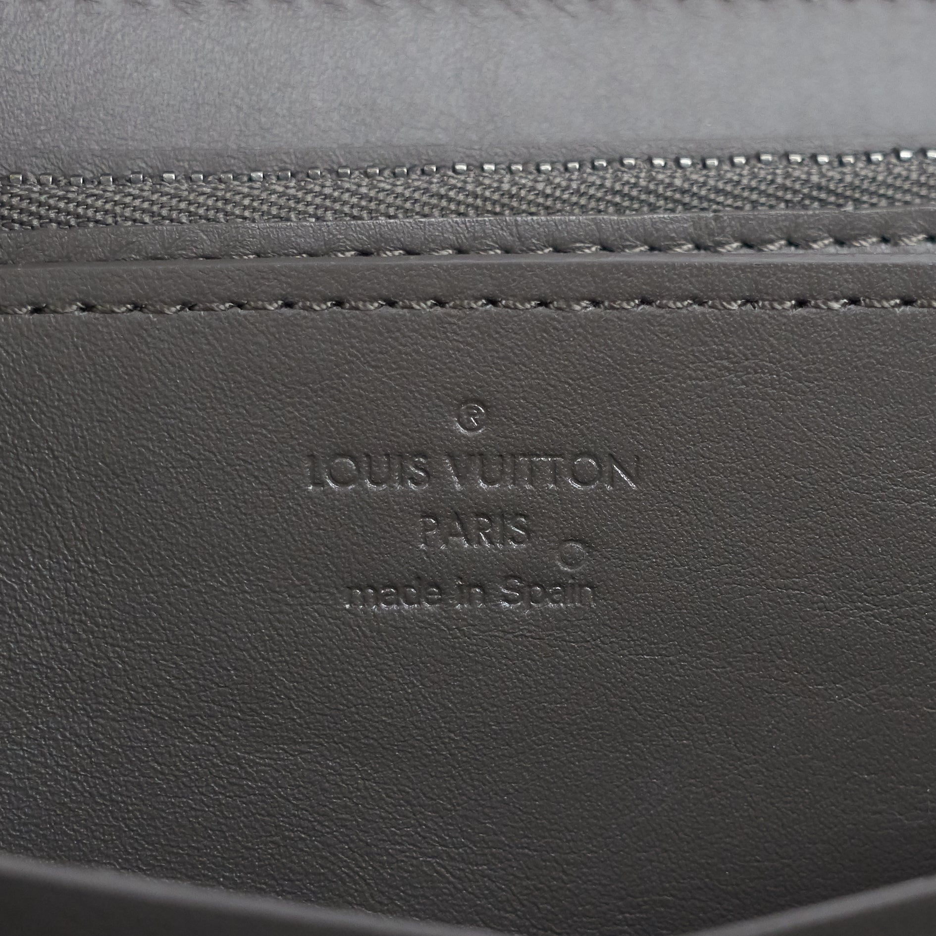 Louis Vuitto Zippy XL Damier Infini Leather Organizer Wallet