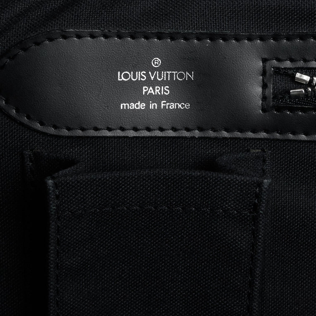 Louis Vuitto Kasbek GM Taiga Leather Bag