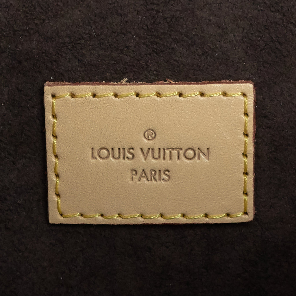 Louis Vuitto Pochette Metis Monogram Canvas Bag