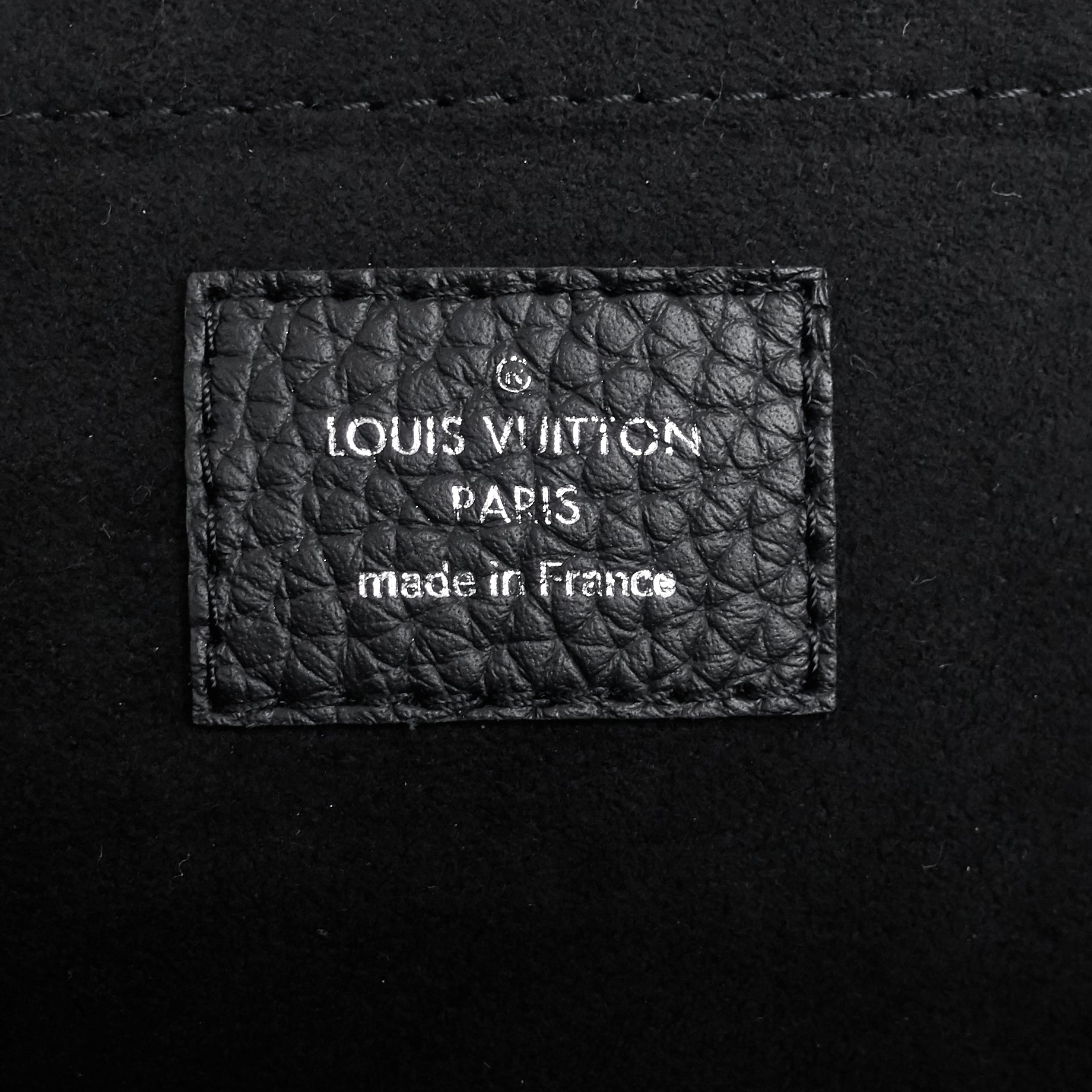 Louis Vuitto Zip Around Jour GM Taurillon Leather Pochette Bag