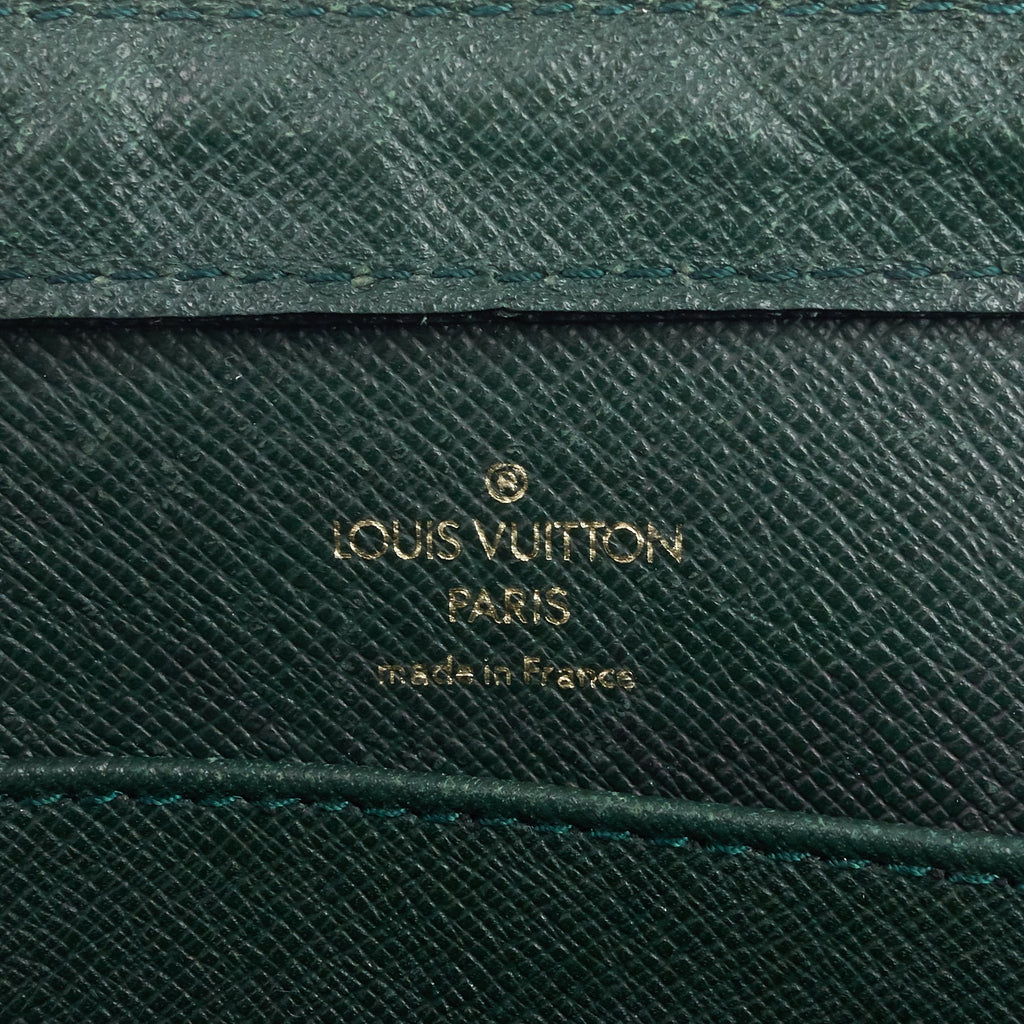 Louis Vuitto Pochette Baikal Epicea Taiga Leather Bag