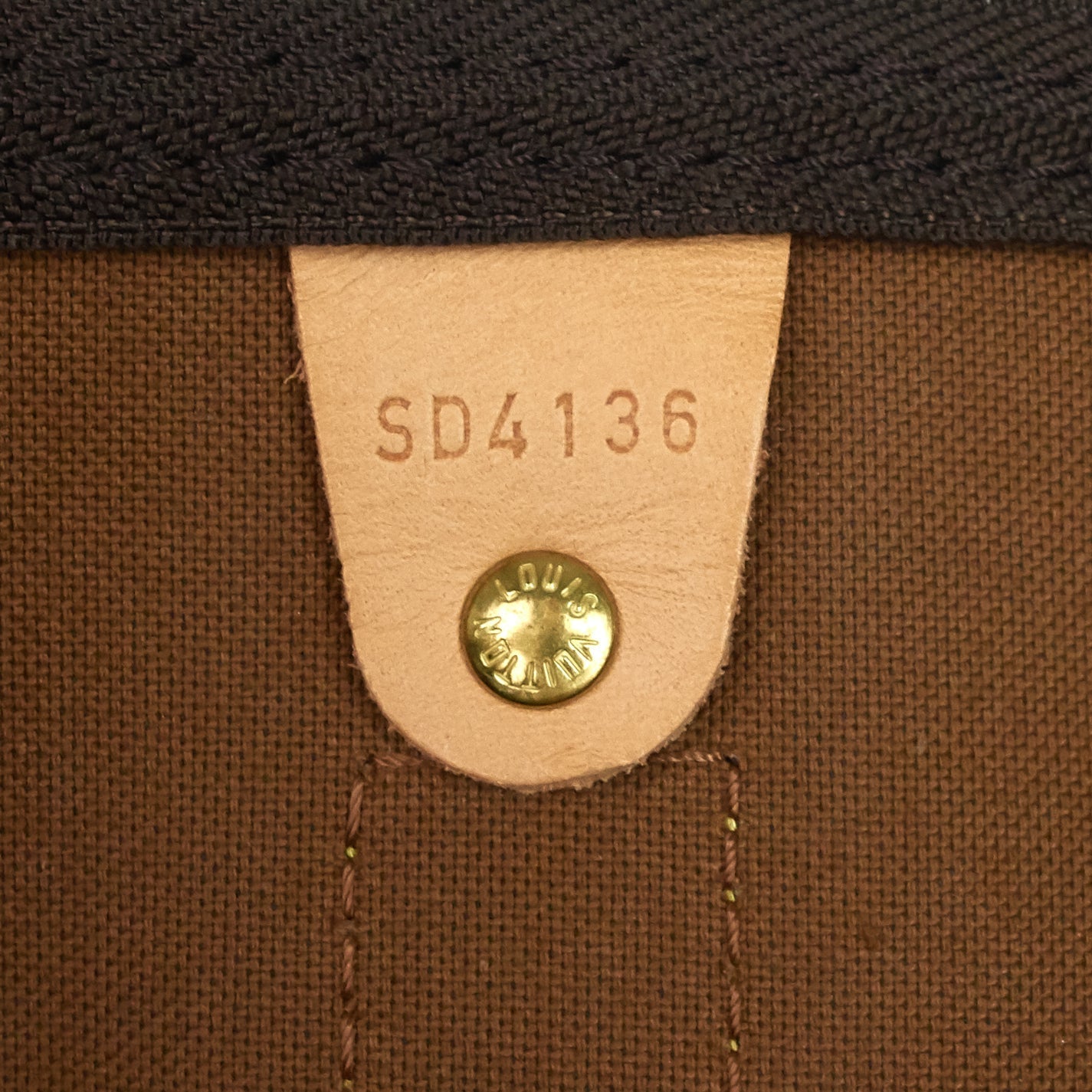 Louis Vuitto Keepall 55 BandouliÃ¨re Monogram Canvas Bag