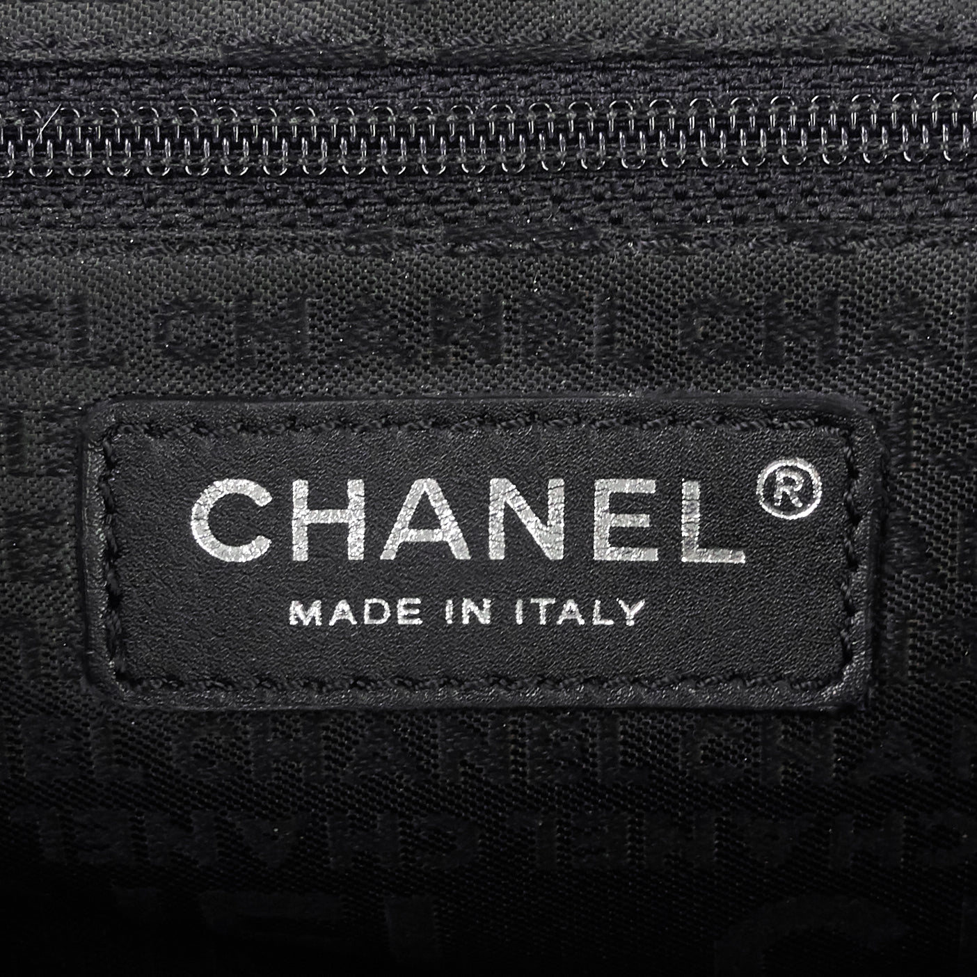 Chanel Floral AppliquÃ© Tweed Messenger Bag