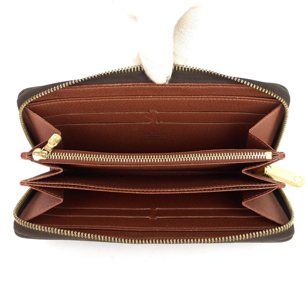 Louis Vuitto Zippy Monogram Canvas Wallet