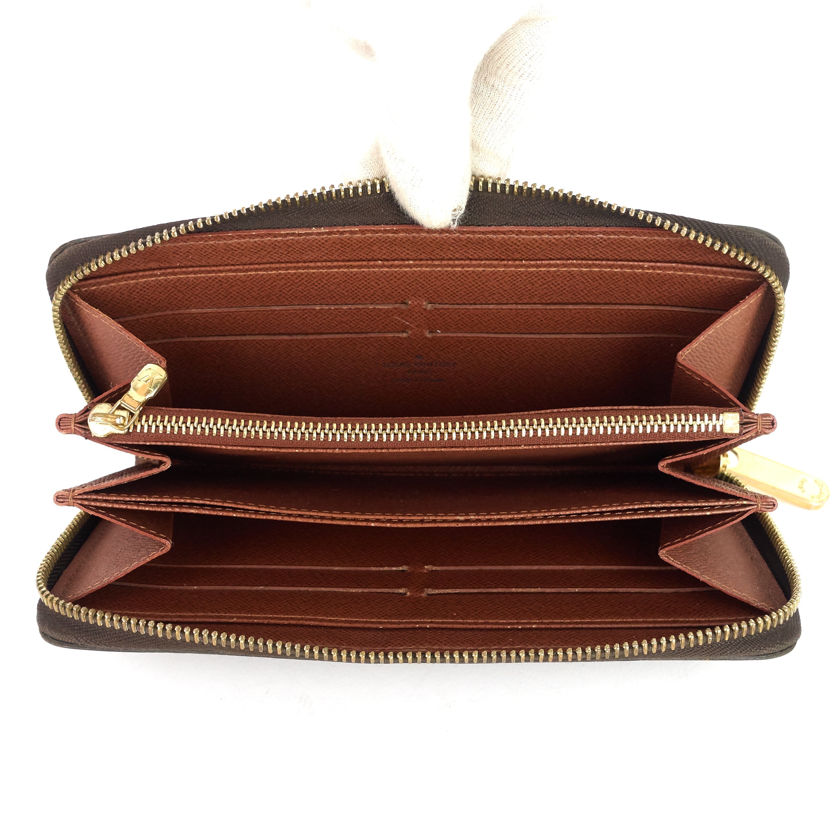 Louis Vuitto Zippy Monogram Canvas Wallet