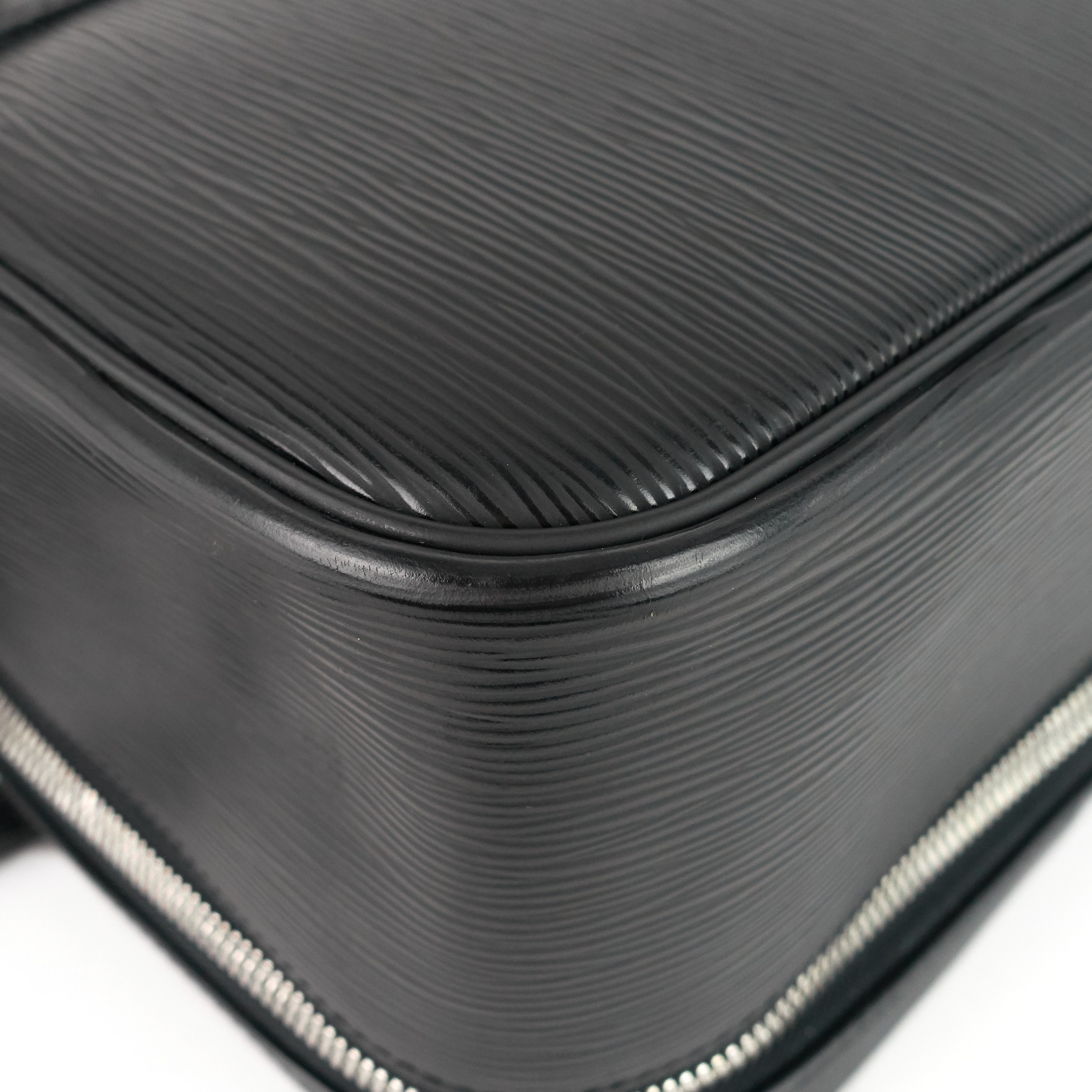 Louis Vuitto Sirius 45 Black Epi Leather Case