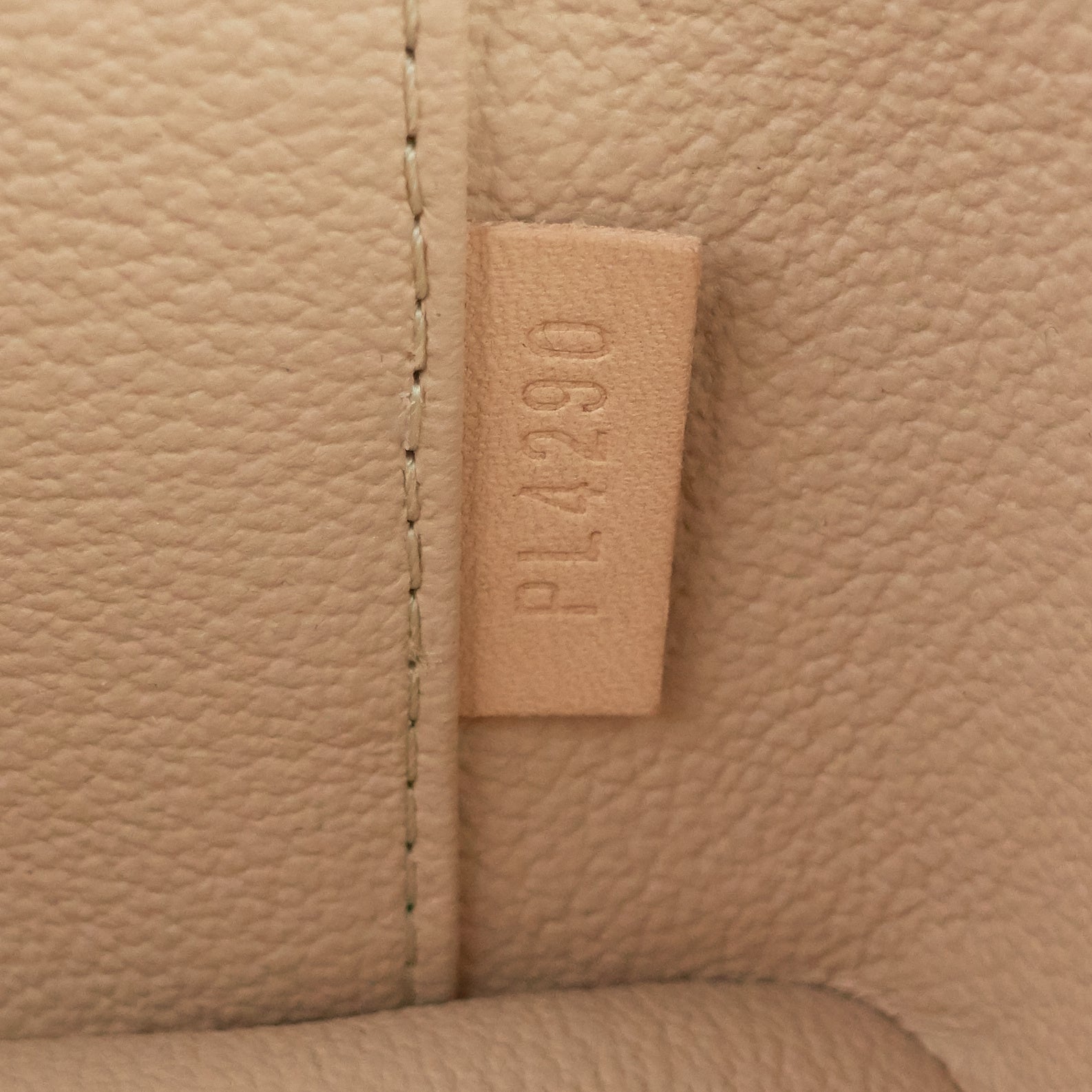 Louis Vuitto Nice Nano Vanity Monogram Canvas Case