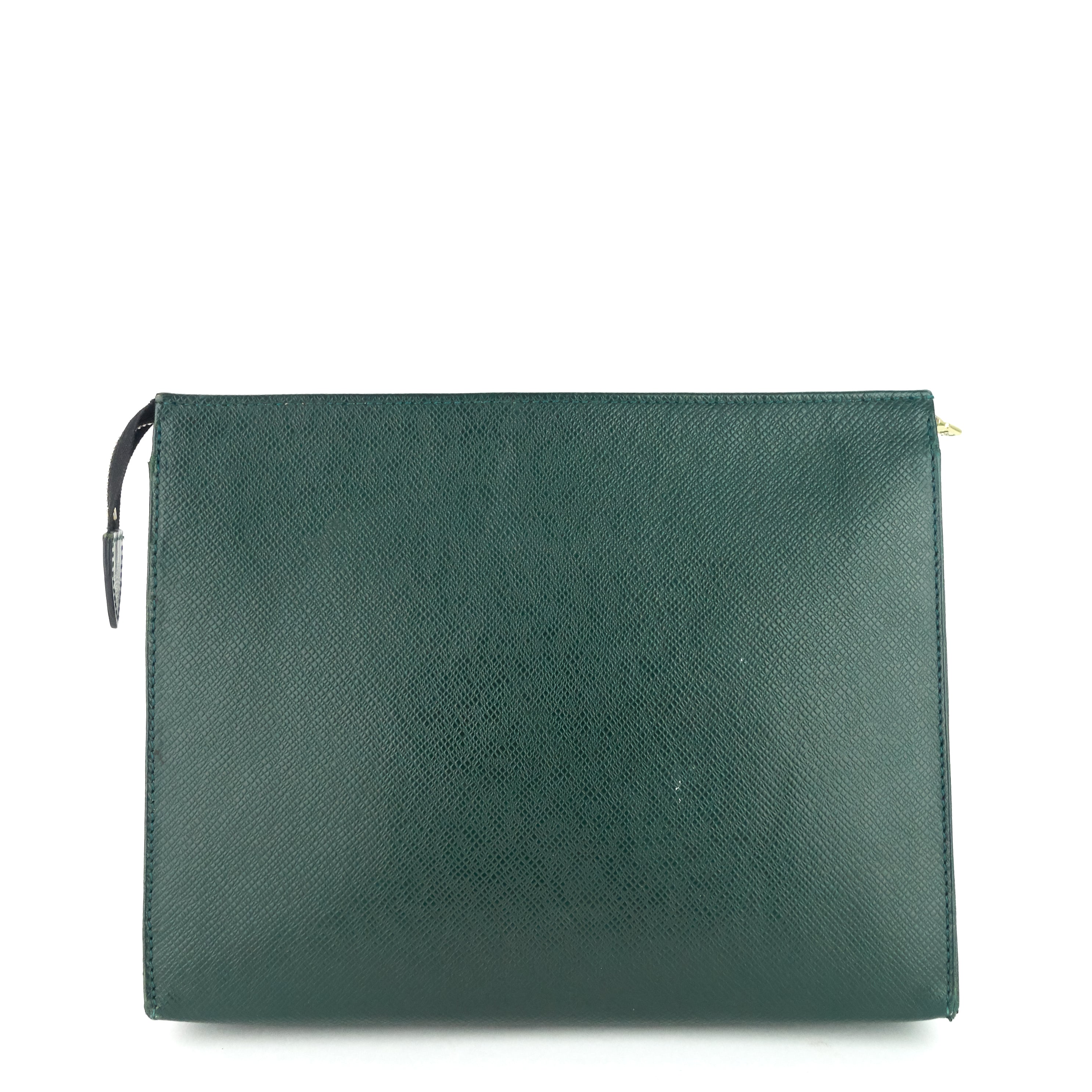 Louis Vuitto Toiletry 26 Epicea Taiga Leather Pouch