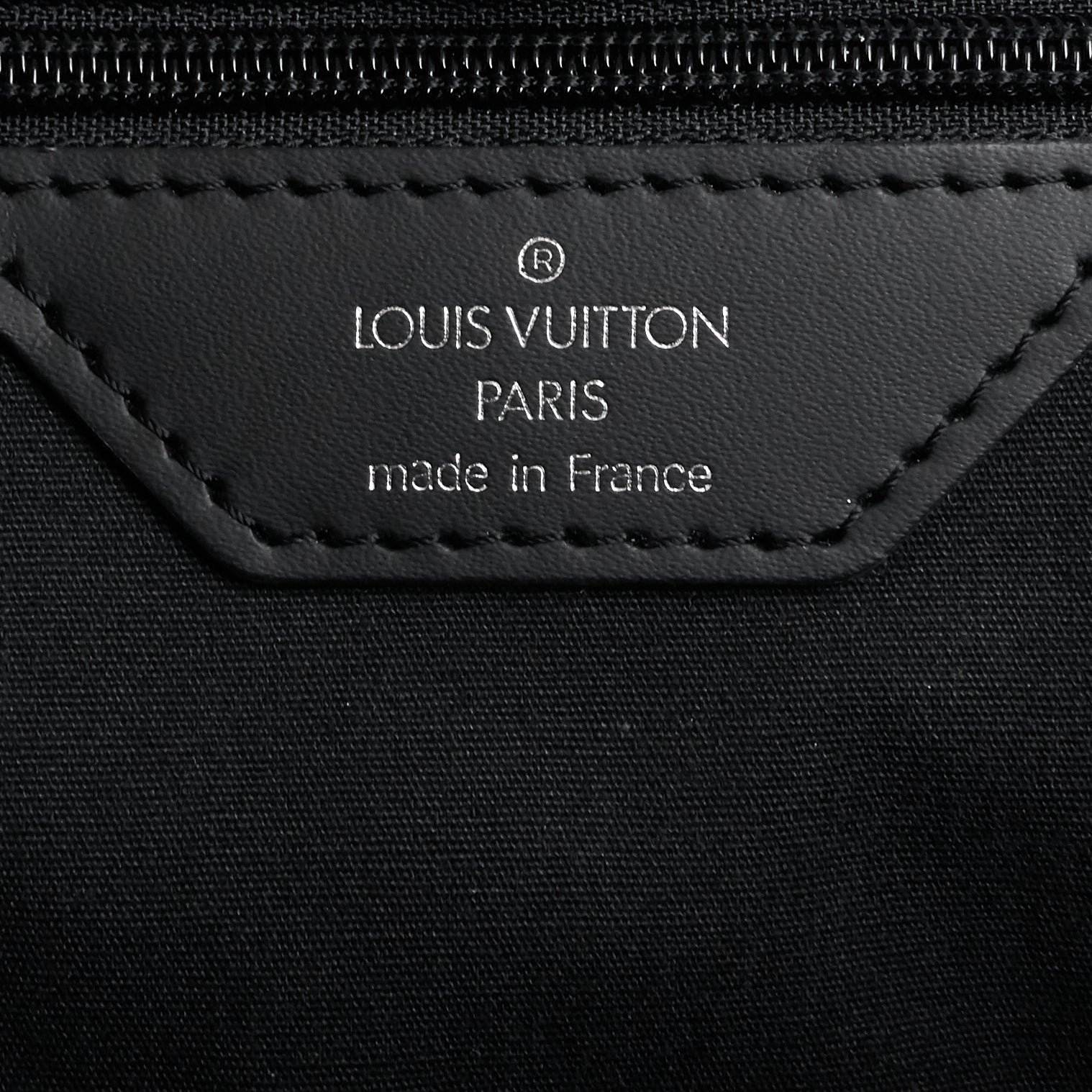 Louis Vuitto Sac Plat GM Black Epi Leather Bag