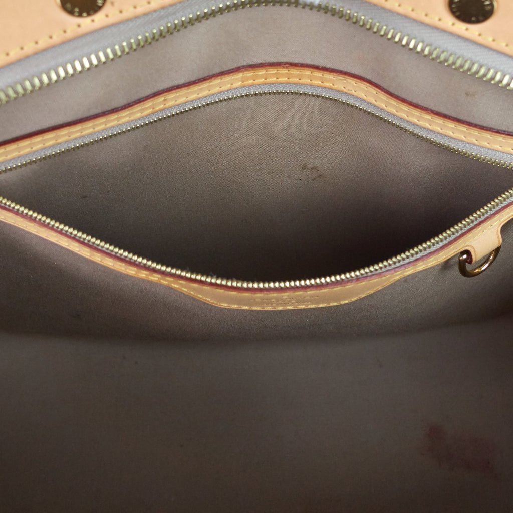 Louis Vuitto Brea MM Beige Poudre Monogram Vernis Leather Bag