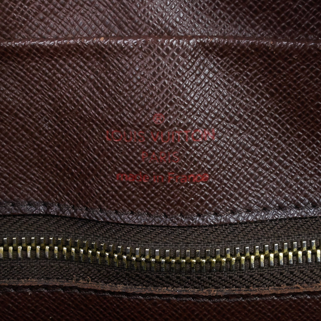 Louis Vuitto Nil 28 Damier Ebene Canvas Messenger Bag