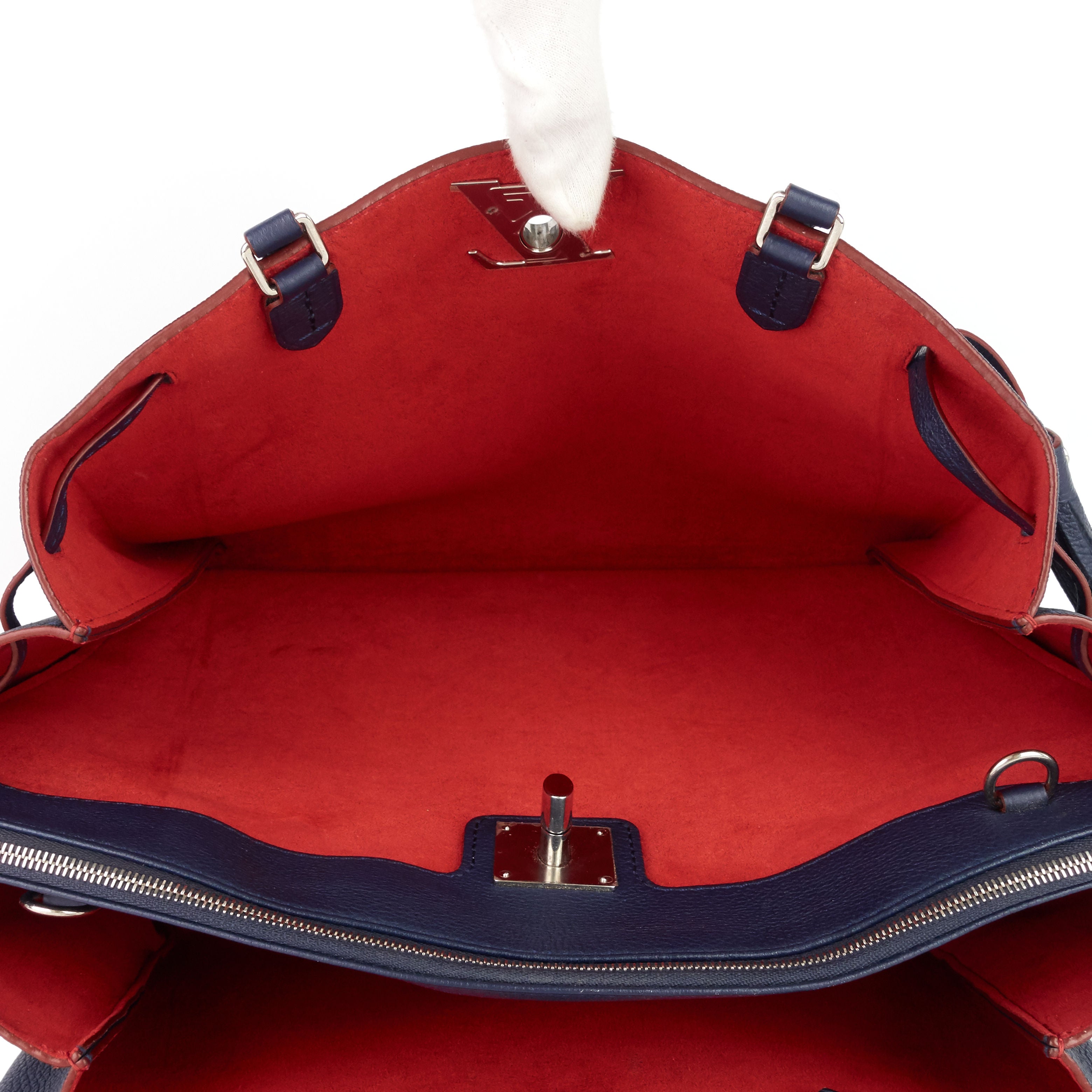 Louis Vuitto LockMeTo MM Calfskin Leather Handbag