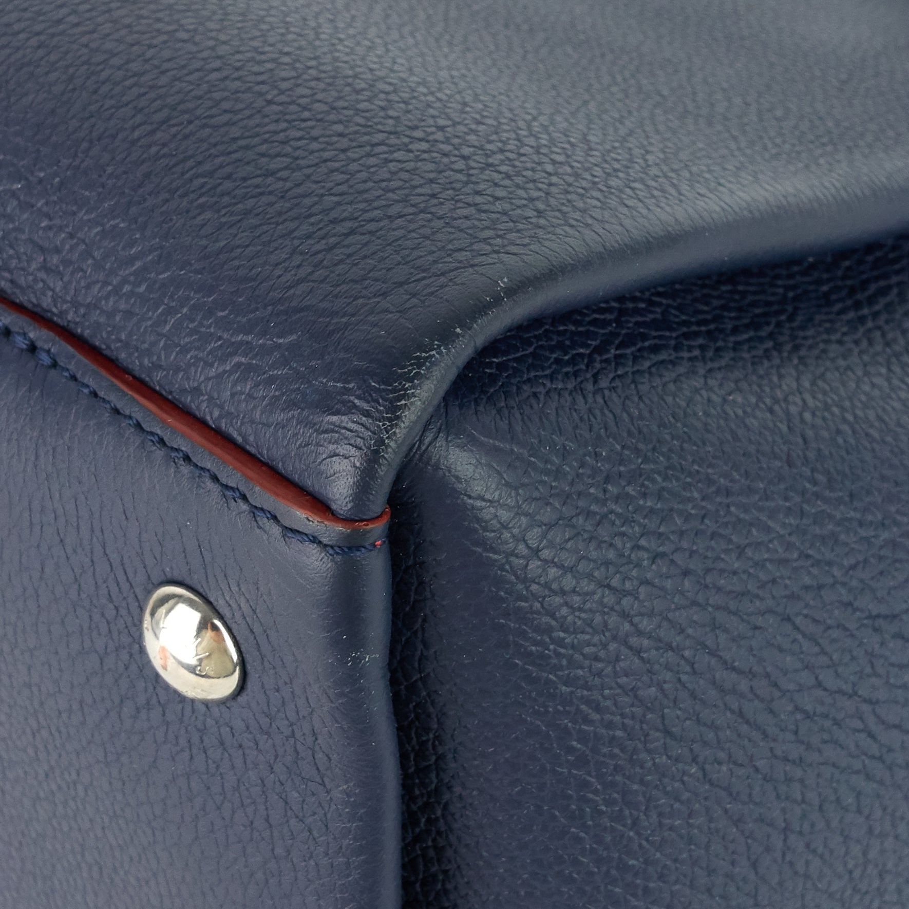 Louis Vuitto LockMeTo MM Calfskin Leather Handbag