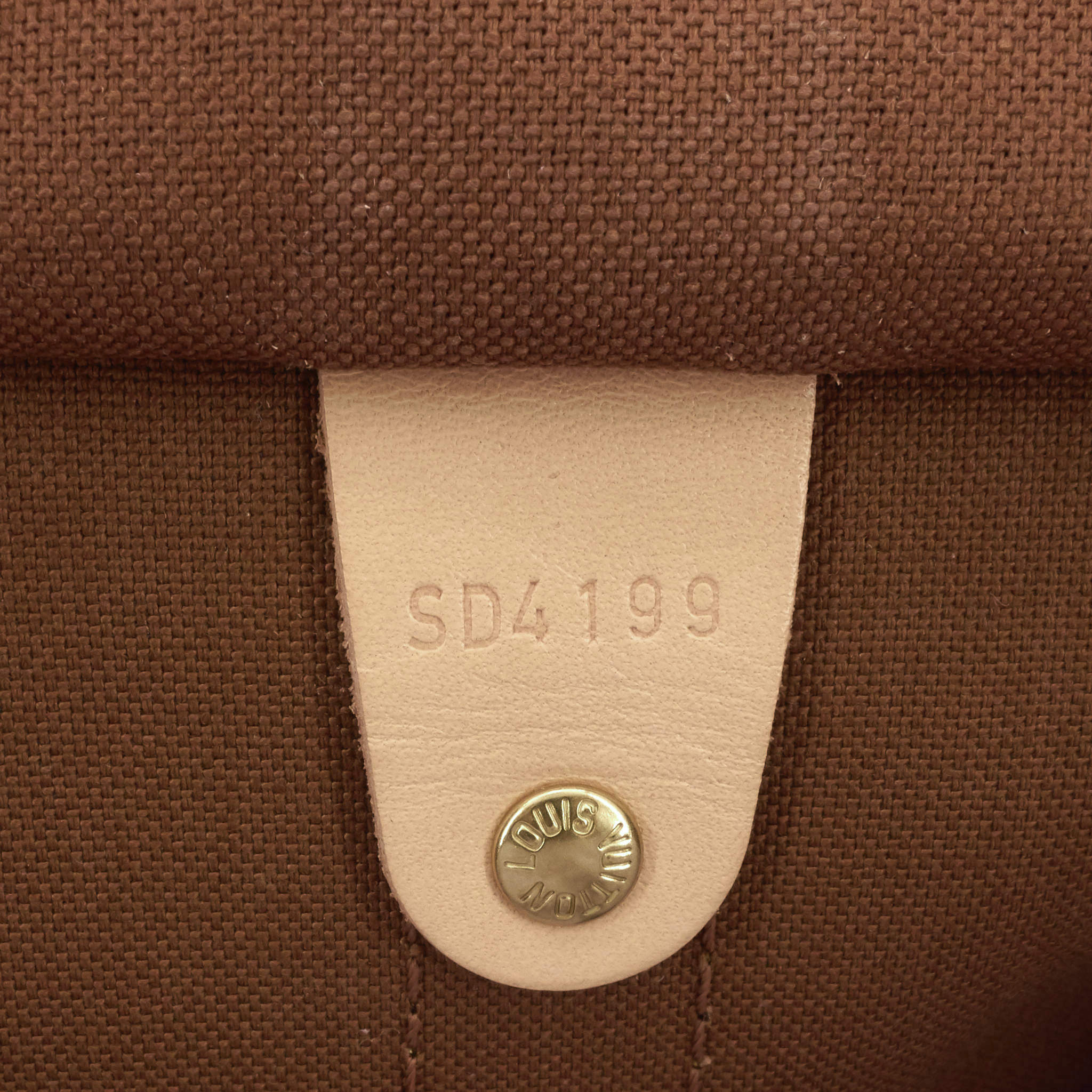 Louis Vuitto Keepall 55 Monogram Canvas Travel Bag