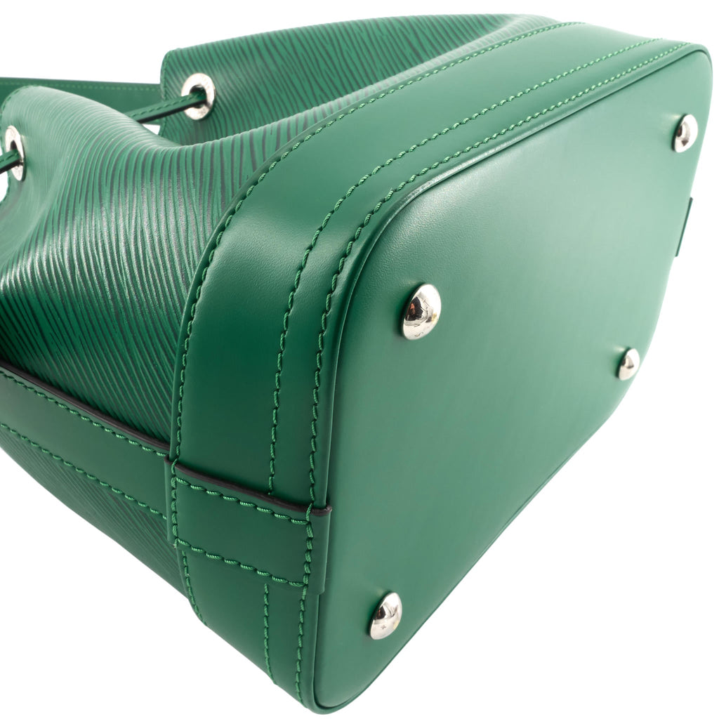 Louis Vuitto NoÃ© BB Epi Leather Bag with Pouch