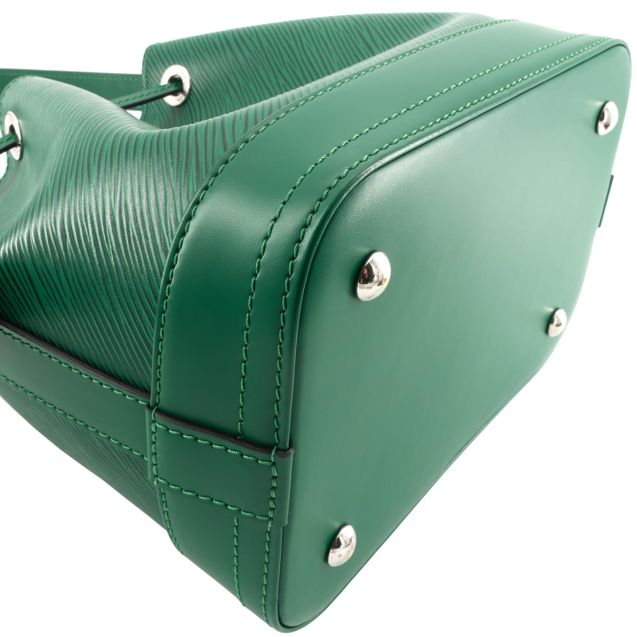 Louis Vuitto NoÃ© BB Epi Leather Bag with Pouch