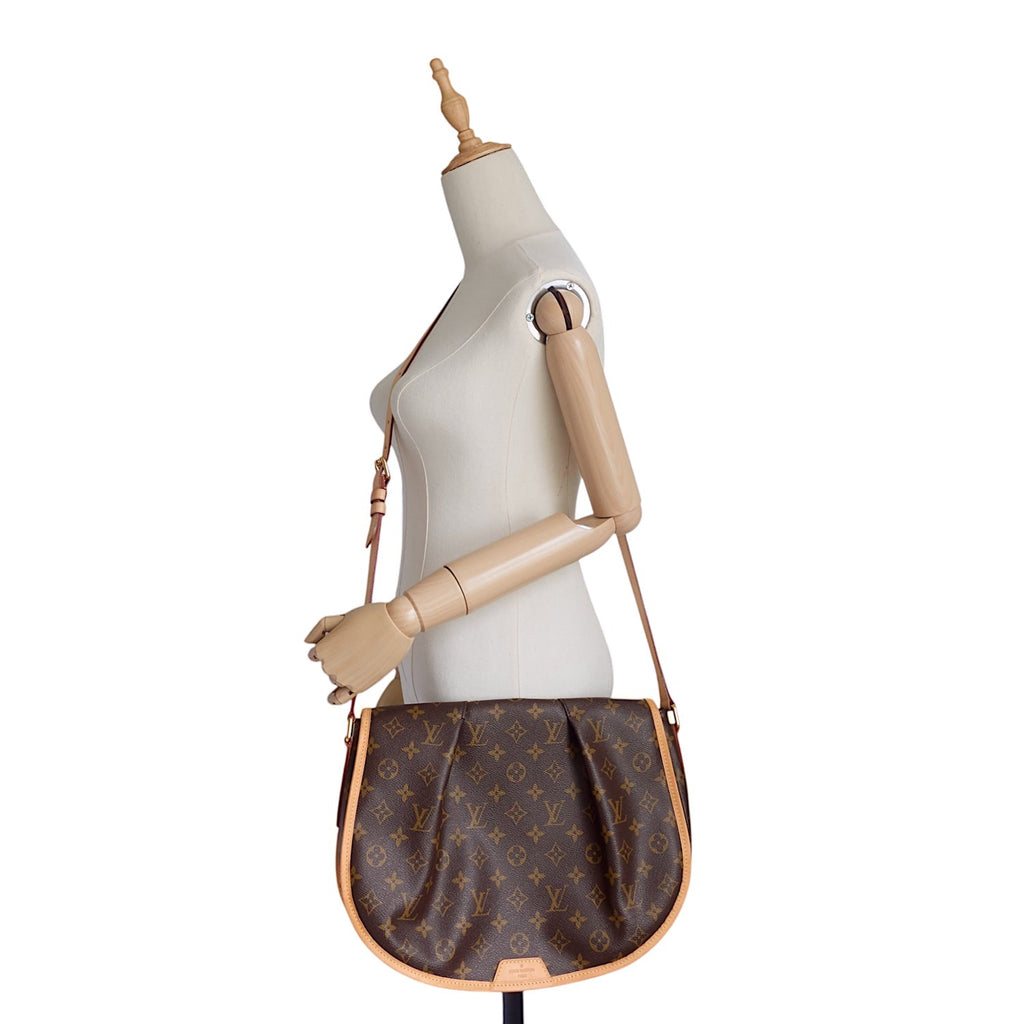 Louis Vuitto Menilmontant MM Monogram Canvas Shoulder Bag