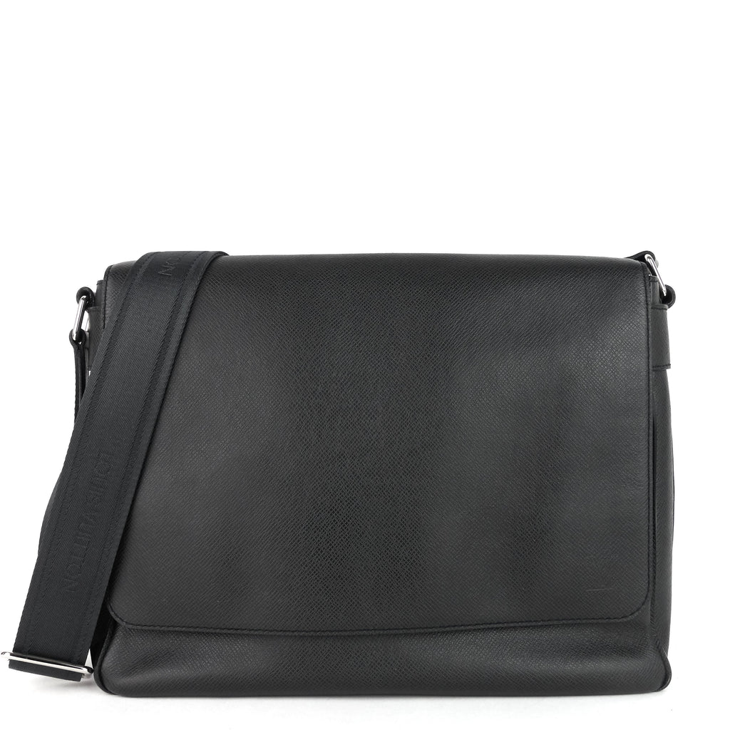 Louis Vuitto Roman MM Taiga Leather Messenger Bag