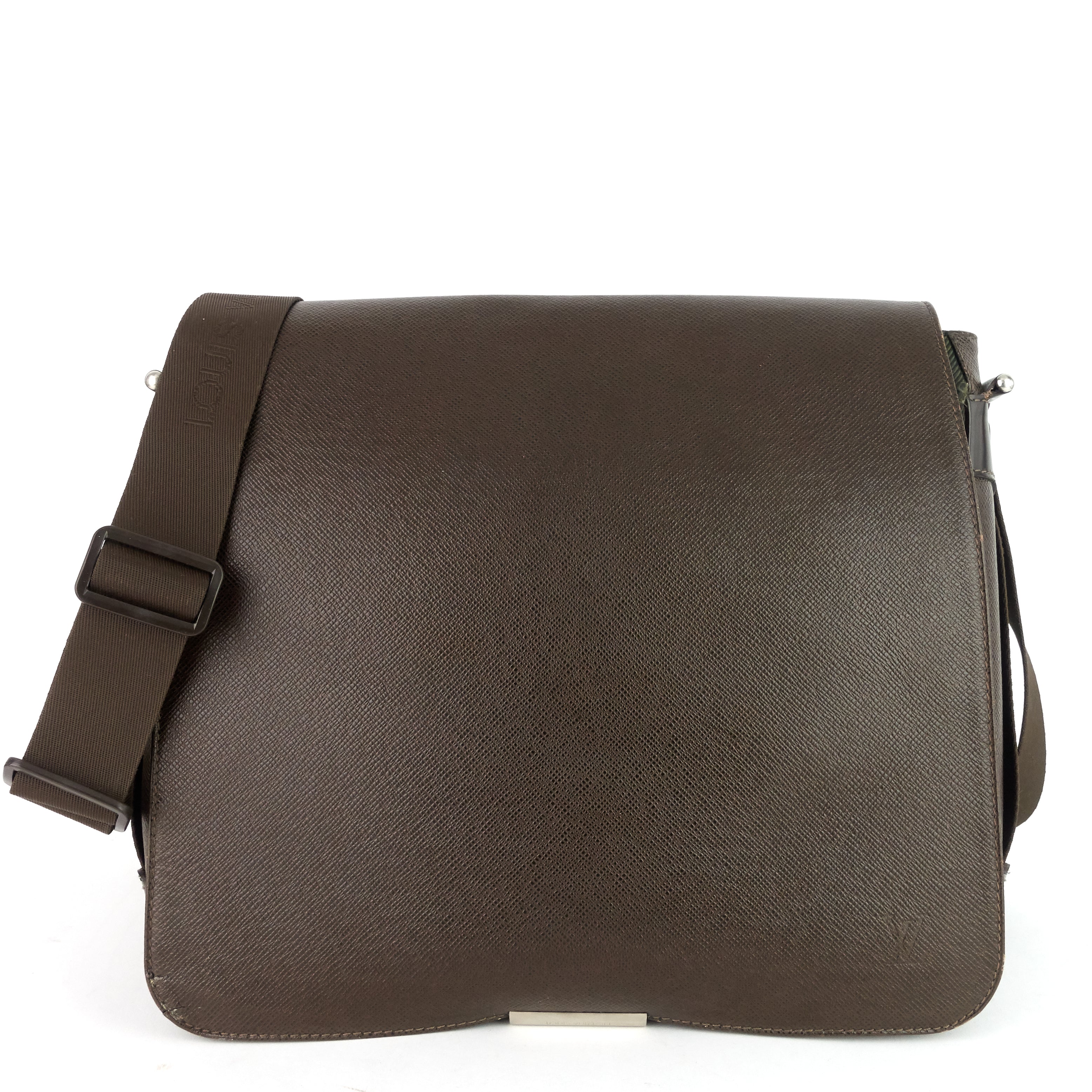 Louis Vuitto Viktor Taiga Leather Messenger Bag
