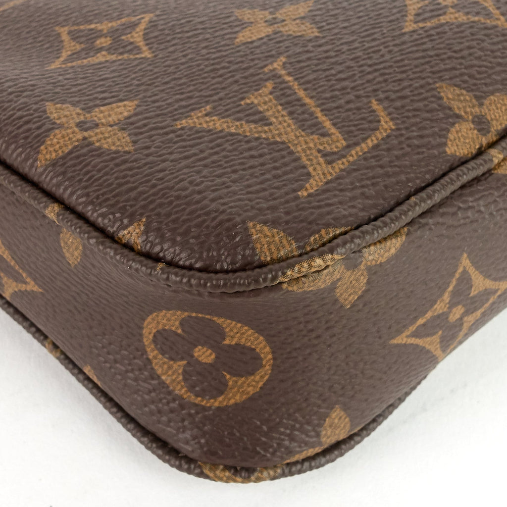 Louis Vuitto Pochette Accessoires NM Monogram Canvas Bag