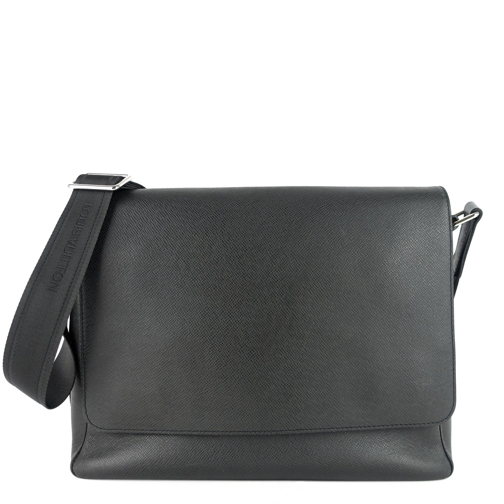 Louis Vuitto Roman MM Taiga Leather Messenger Bag