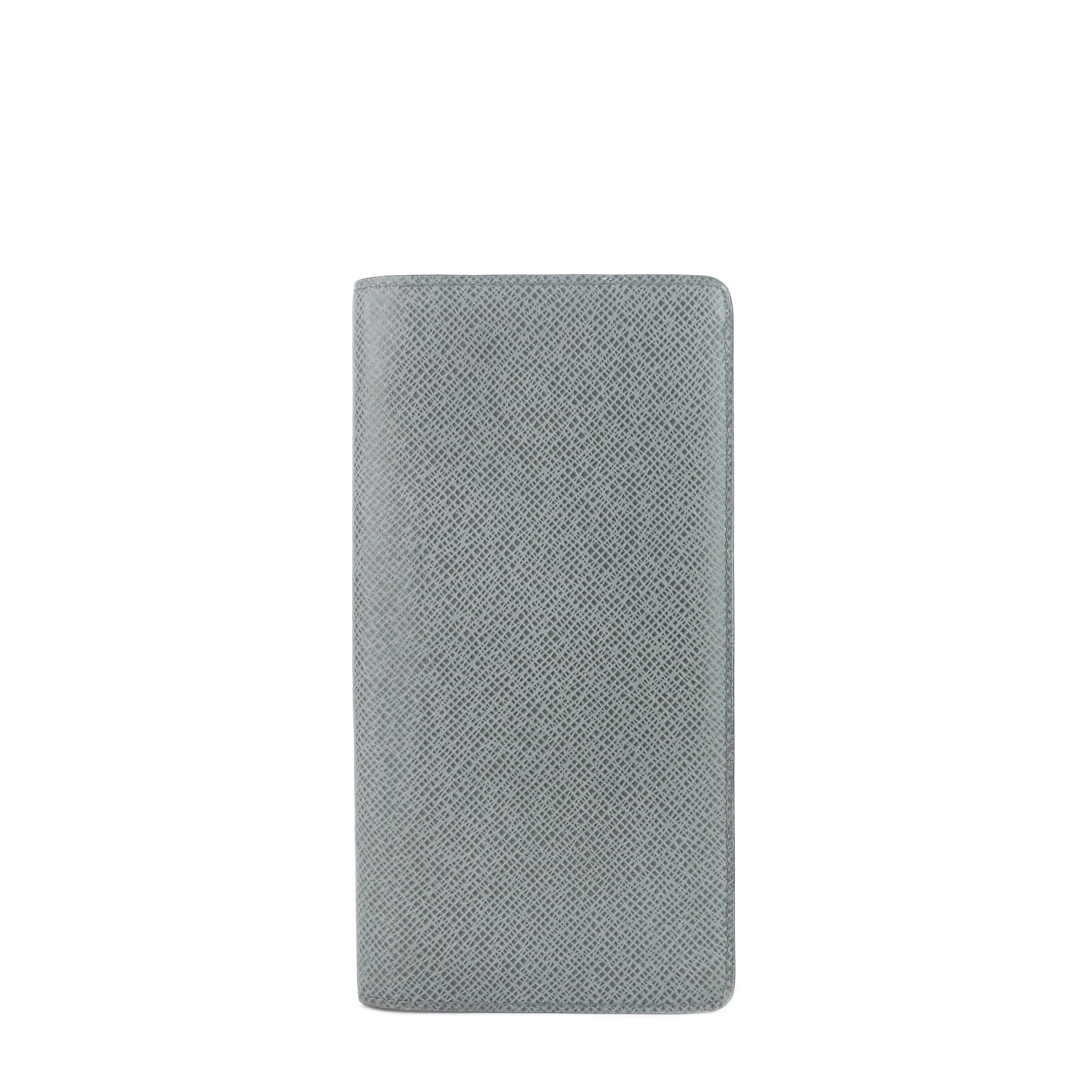 Louis Vuitto Brazza Taiga Leather Wallet
